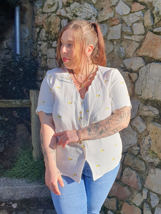 Blouse manches courtes gaze de coton motif citrons