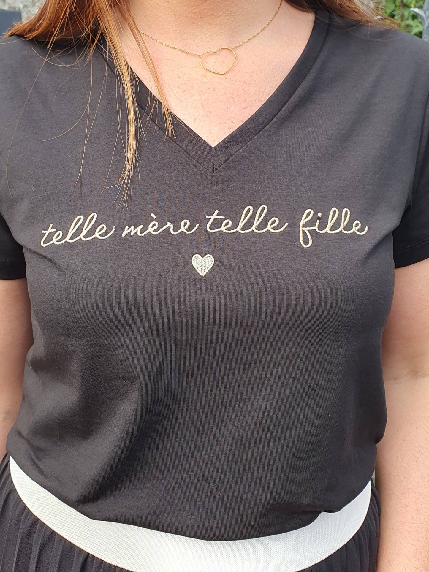 T-shirt telle mere telle fille noir et doré col en v