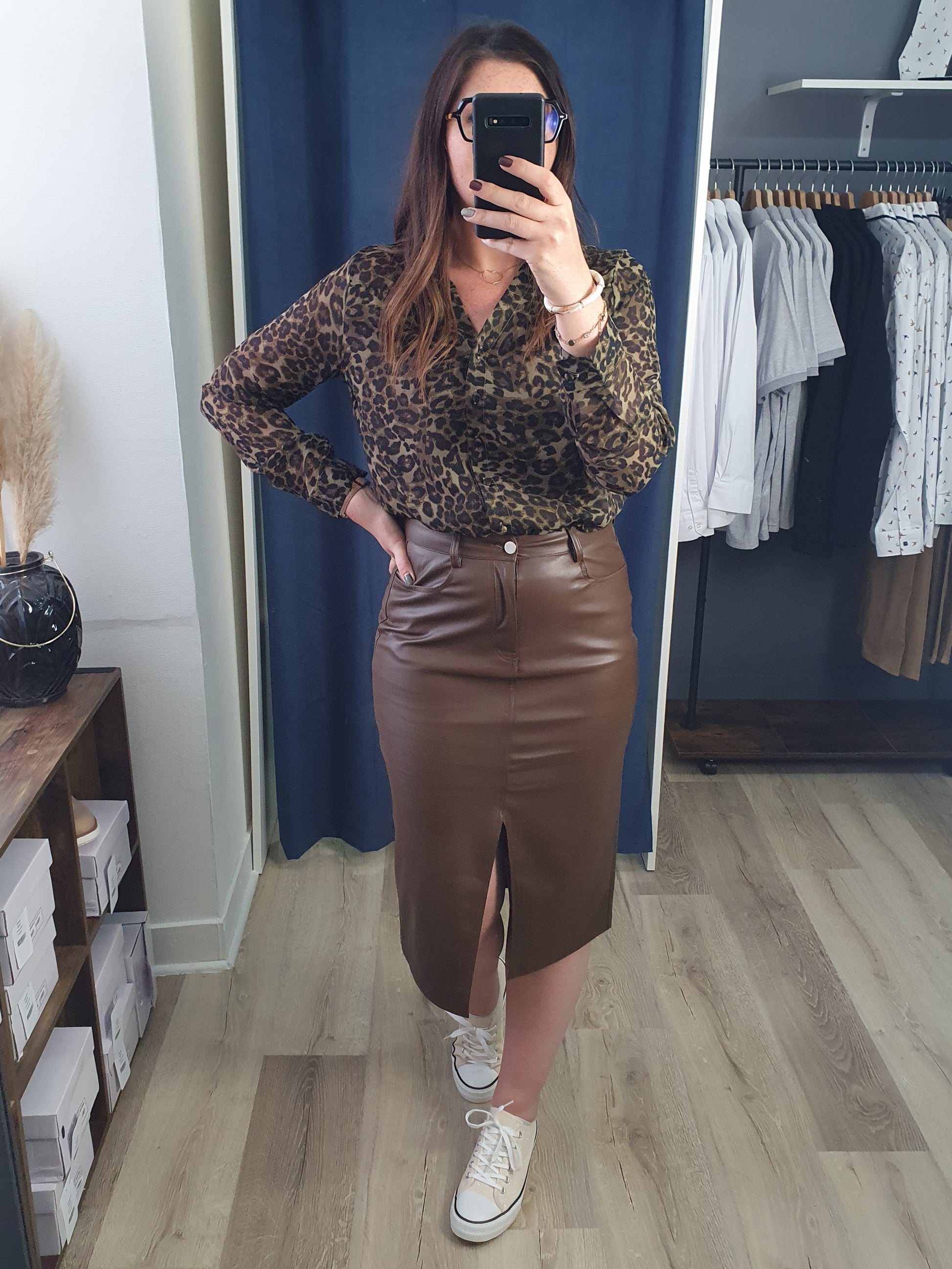 Jupe simili cuir marron chocolat avec fente sur le devant