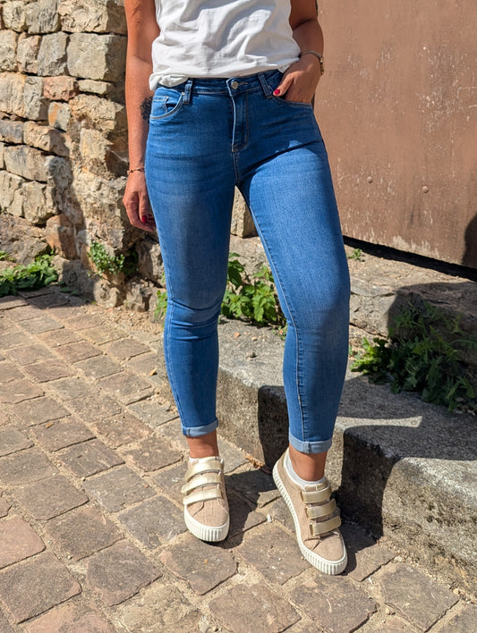 Jean slim stretch bleu moyen effet délavé femme