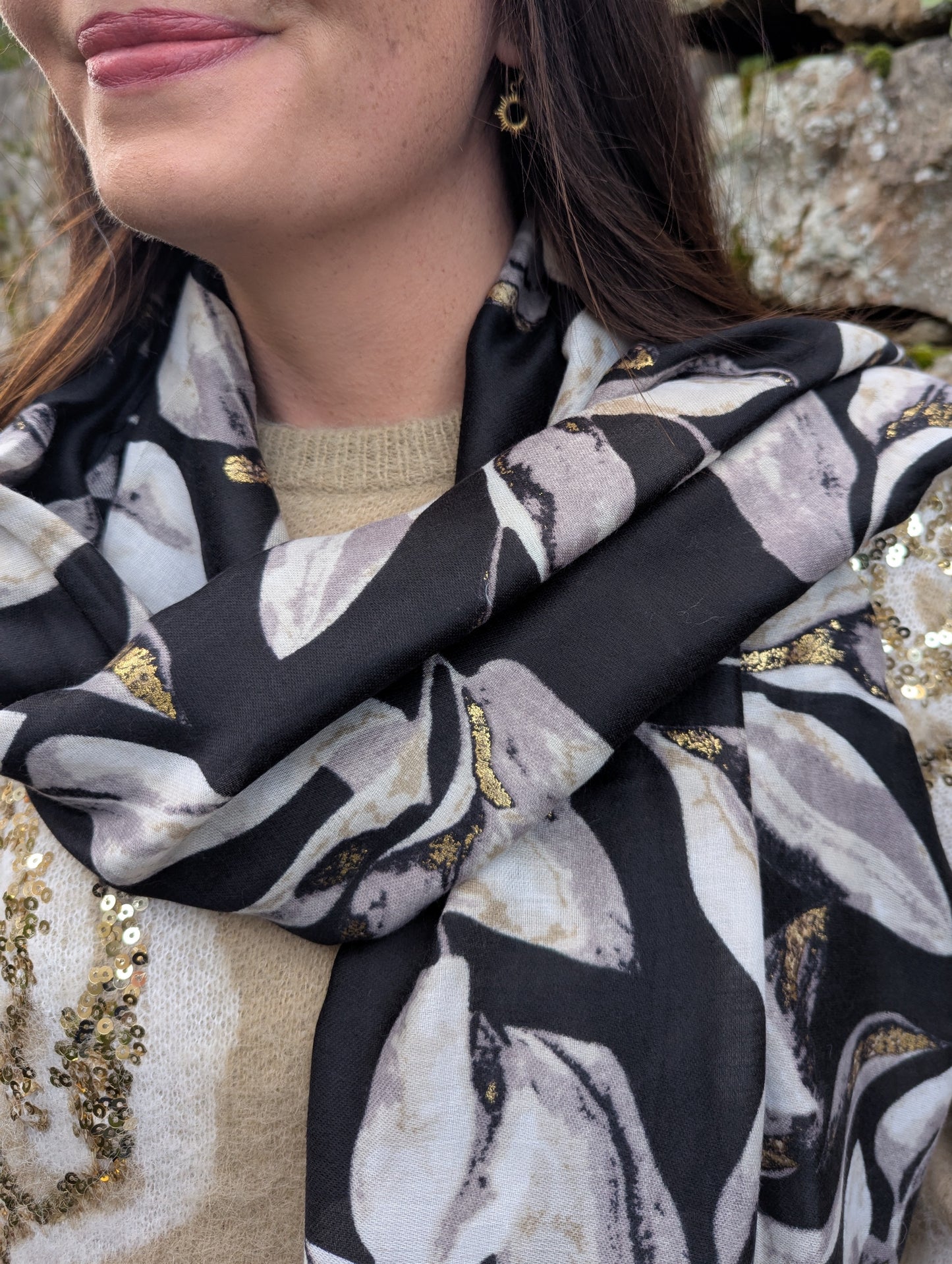 Foulard marbre noir gris beige doré paillettes