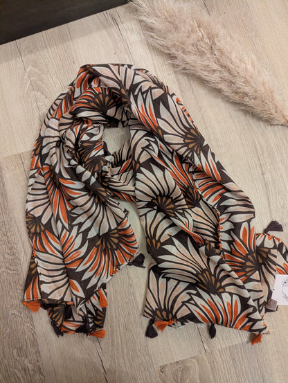 Foulard feuilles papyrus terracotta chocolat avec pompons