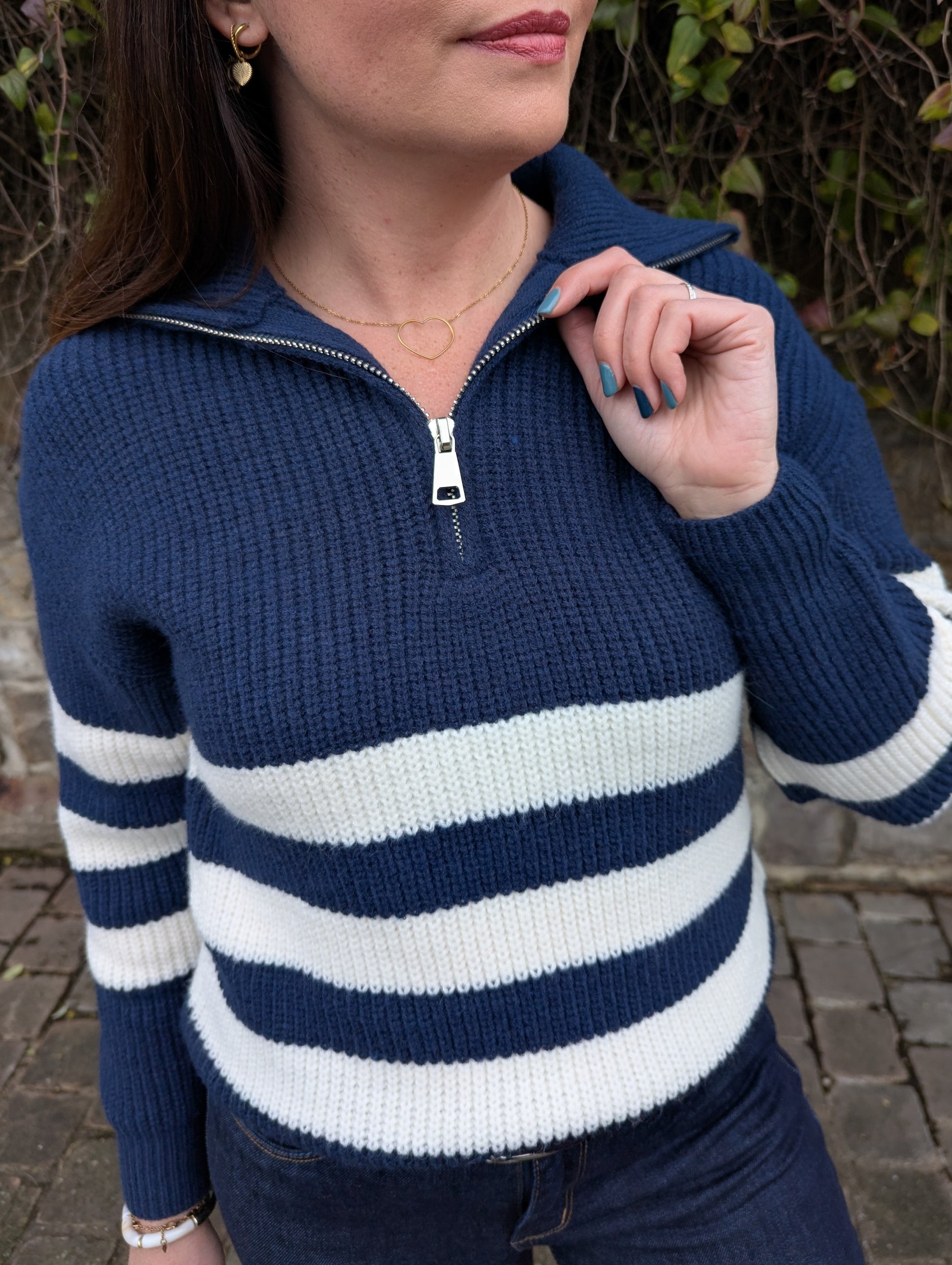 Pull rayé col camionneur bleu marine et blanc femme