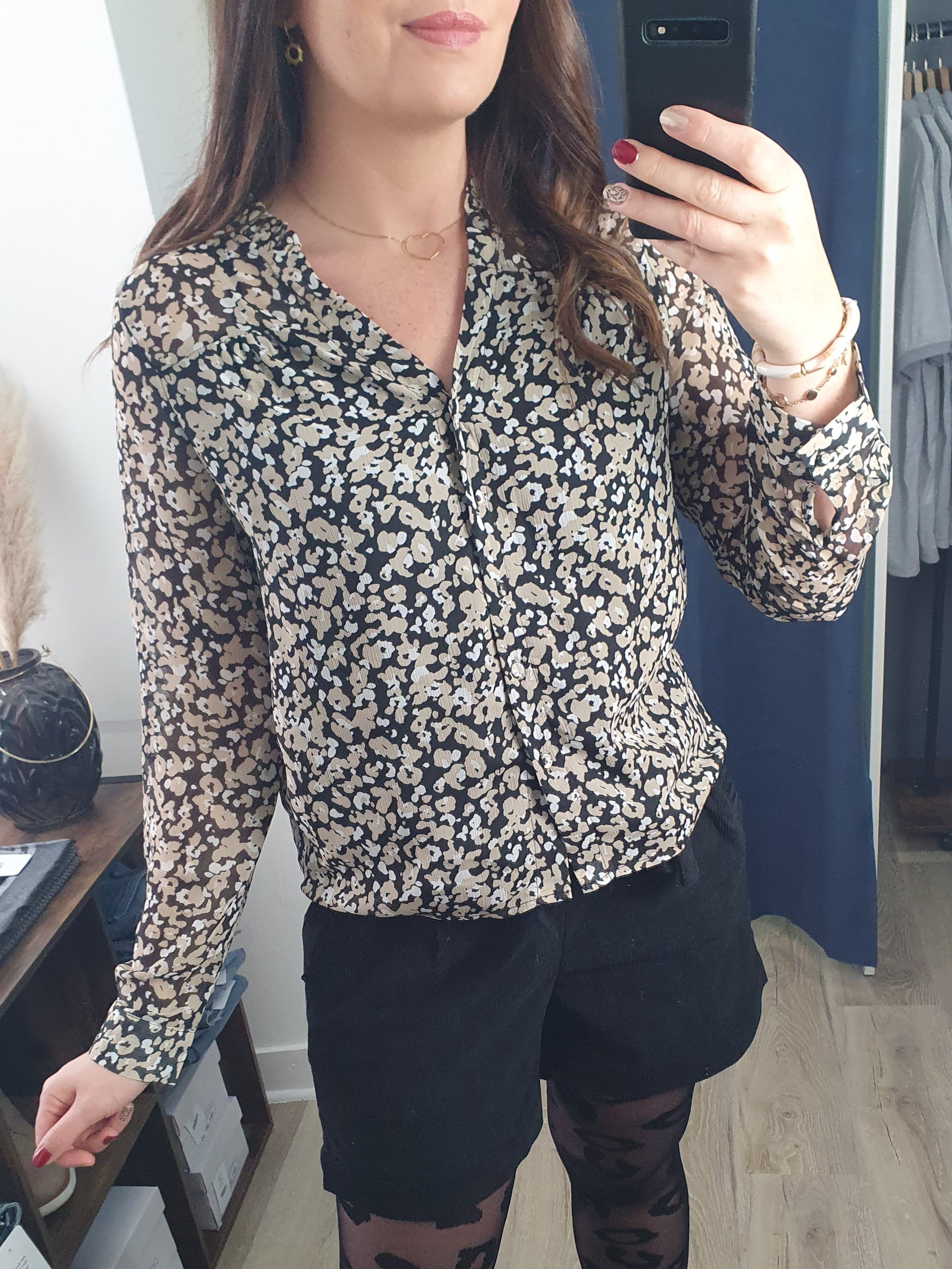 Chemisier fluide femme motif floral noir beige blanc