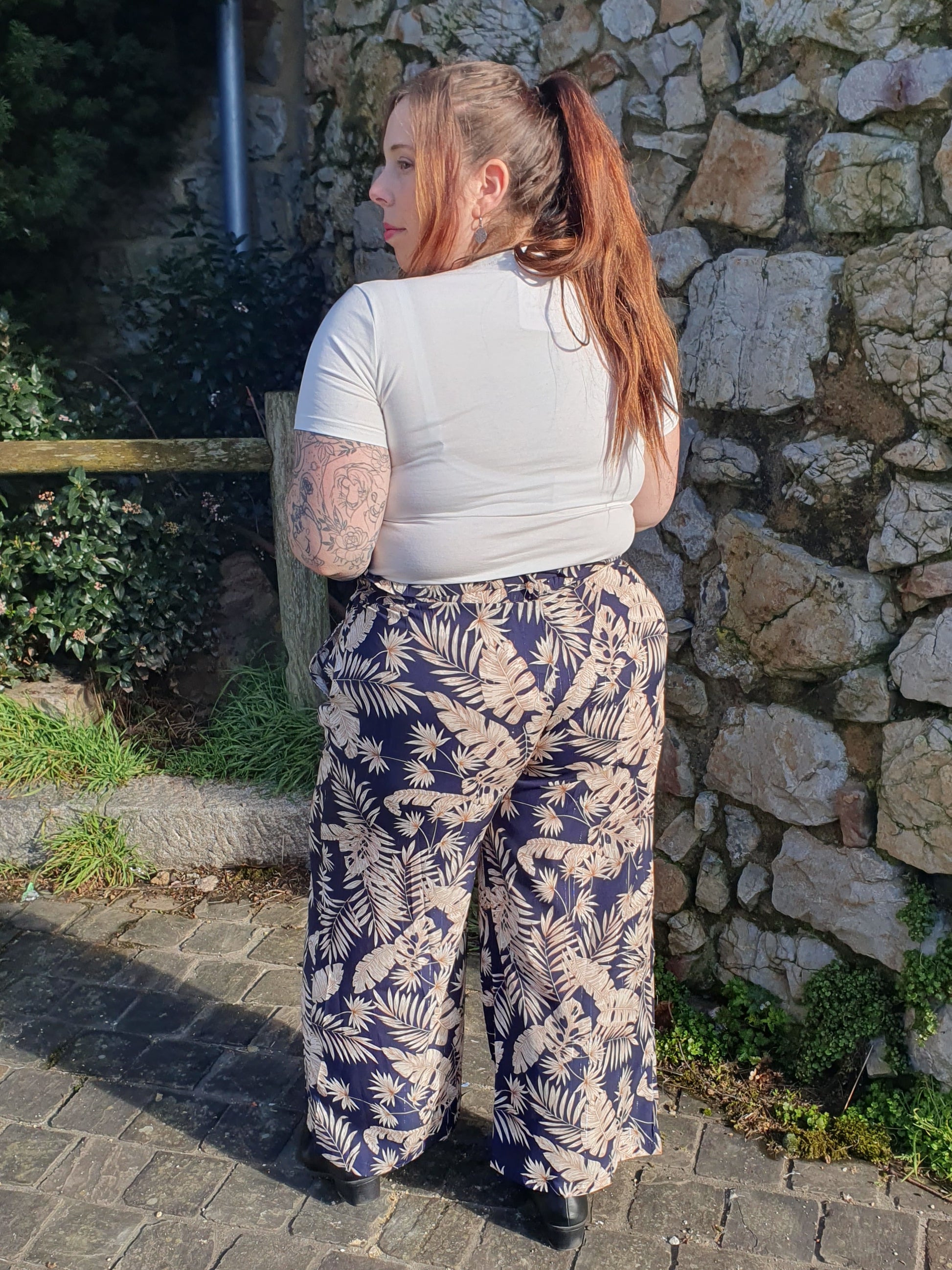 Pantalon fluide femme grande taille motif tropical marine