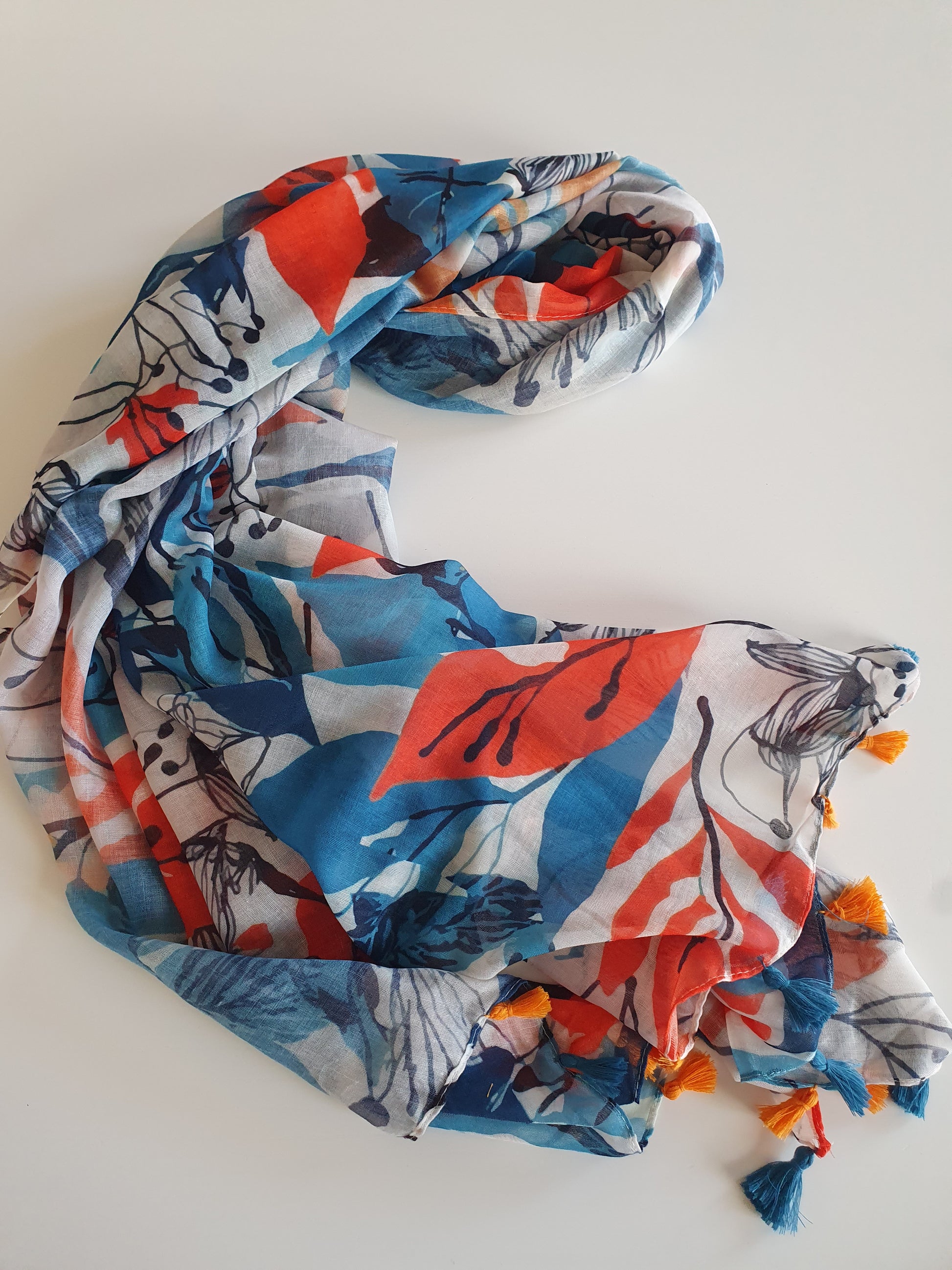 Foulard feuilles colorées avec pompons femme printemps