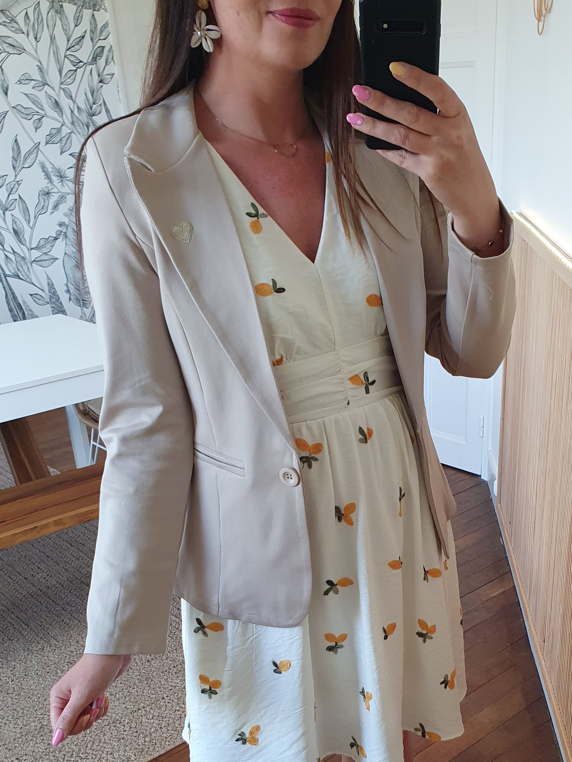 Blazer uni beige avec coeur doré veste de tailleur cintrée