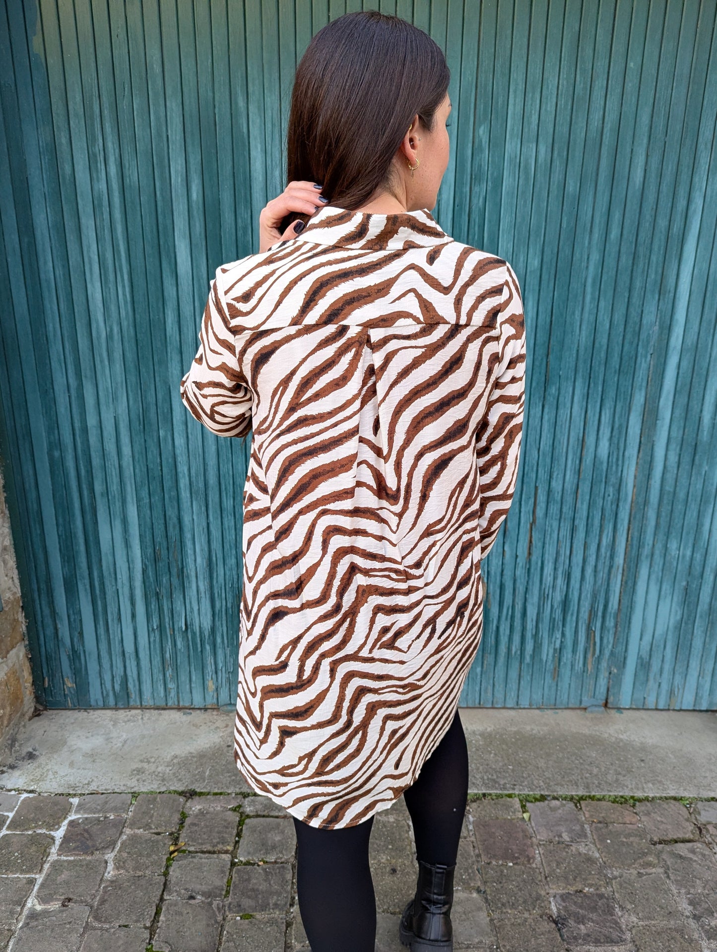 Robe chemise motif zèbre blanc et marron femme
