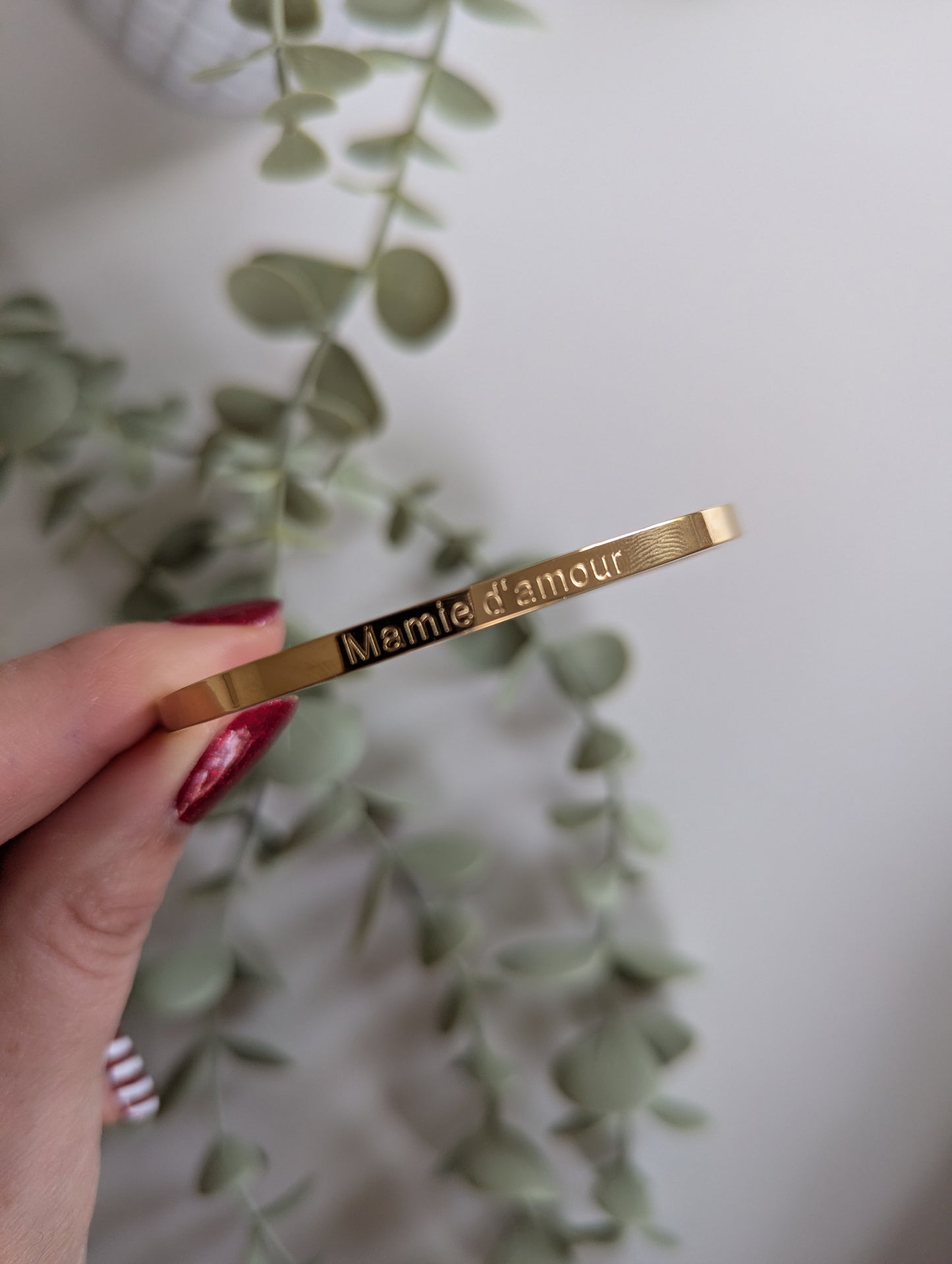 Bracelet jonc fin doré avec message idée cadeau femme