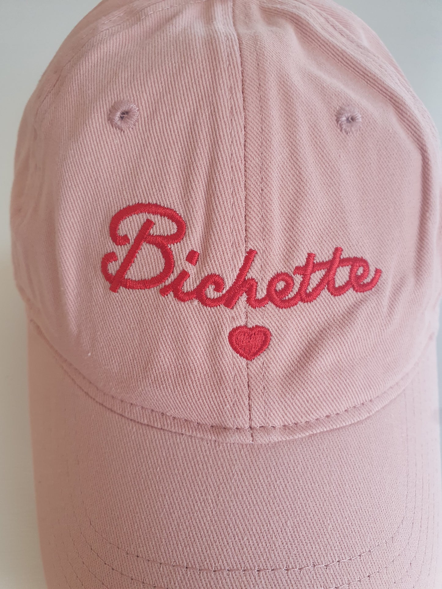 Casquette femme fille rose saumon et rouge coeur bichette