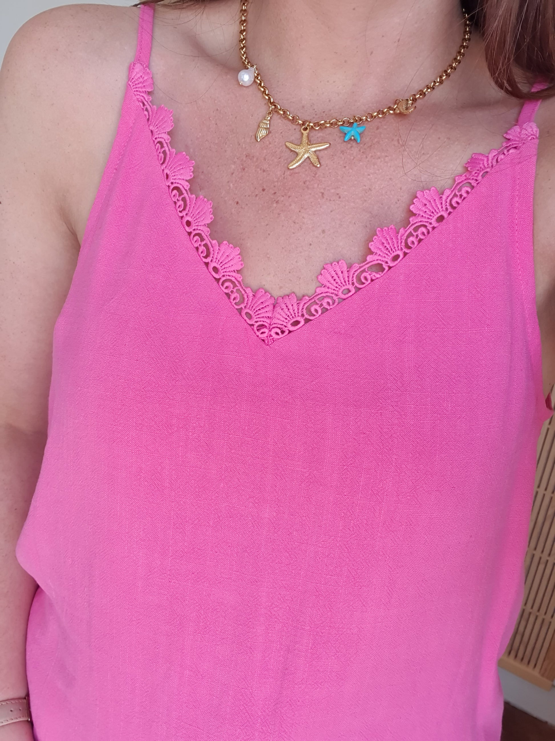 Debardeur rose fuchsia en lin avec dos dentelle plongeant