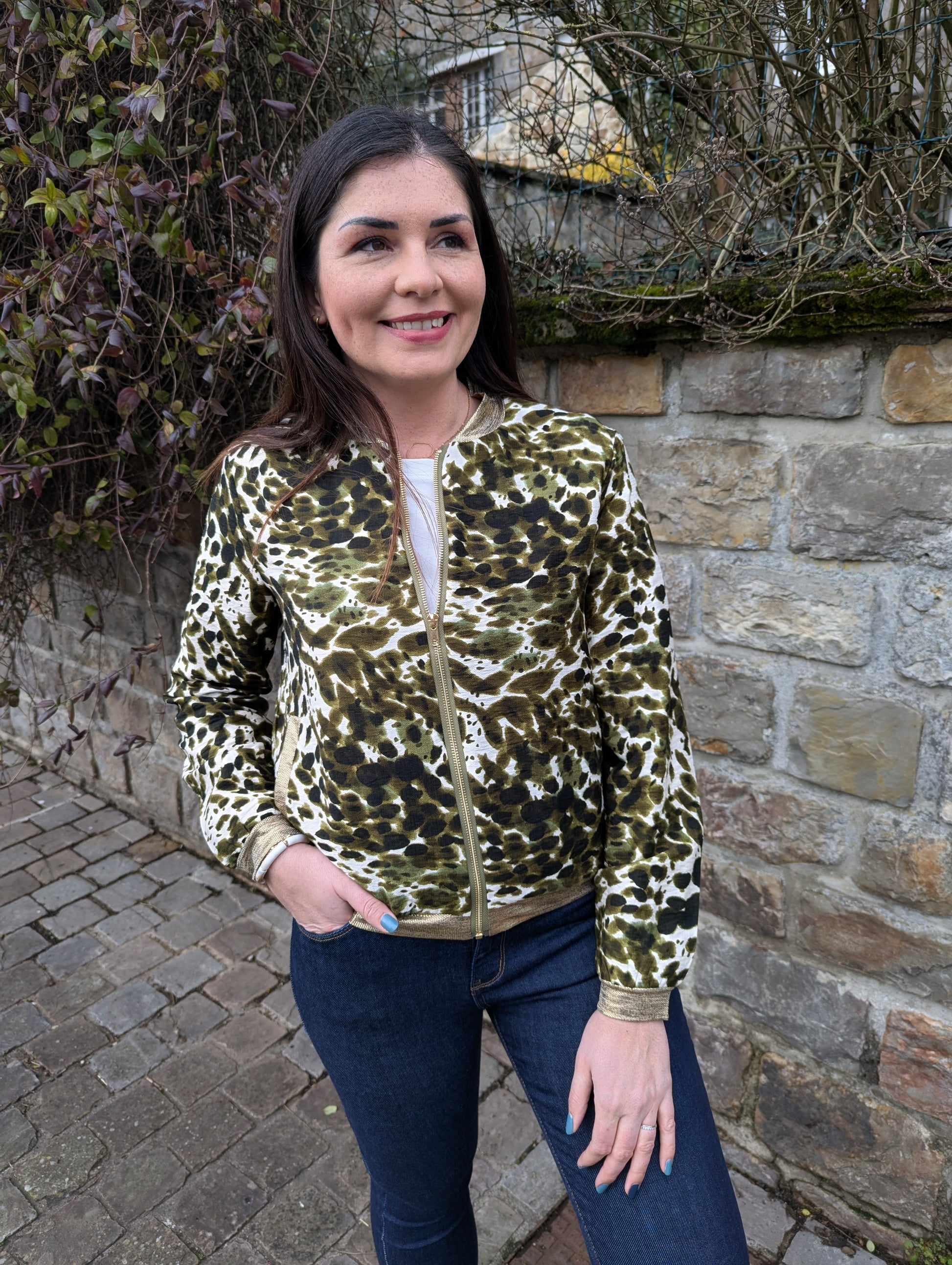 Bomber femme motif panthère kaki avec détails dorés