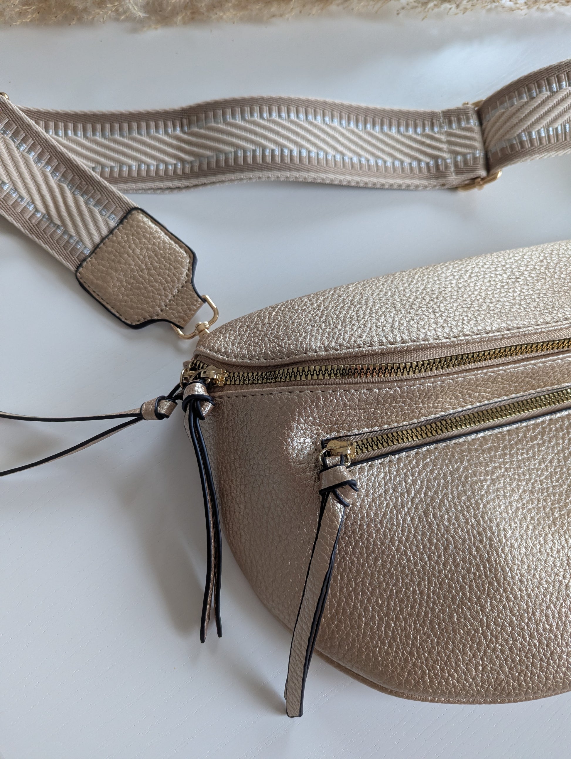 Banane sac doré bandoulière réglable pour femme