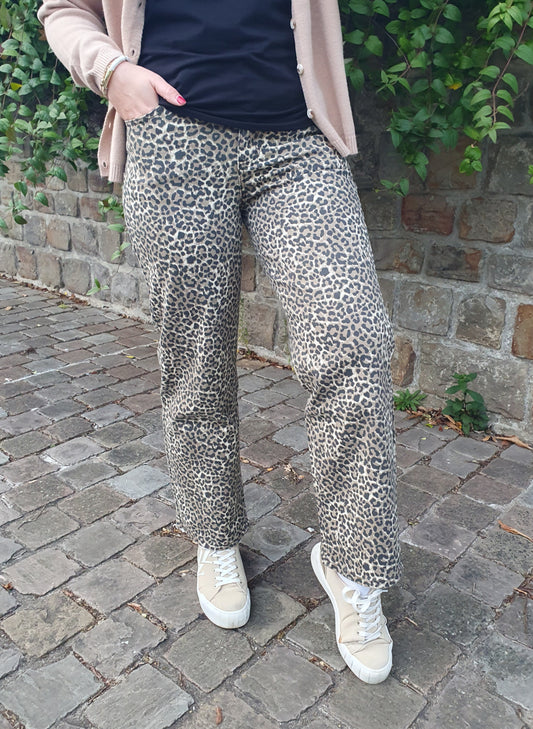 Jean large motif léopard jambes évasées femme coupe tendance