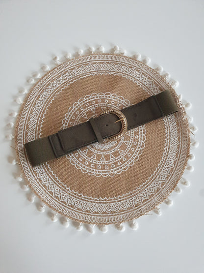 Ceinture élastique kaki avec boucle dorée devant suédine