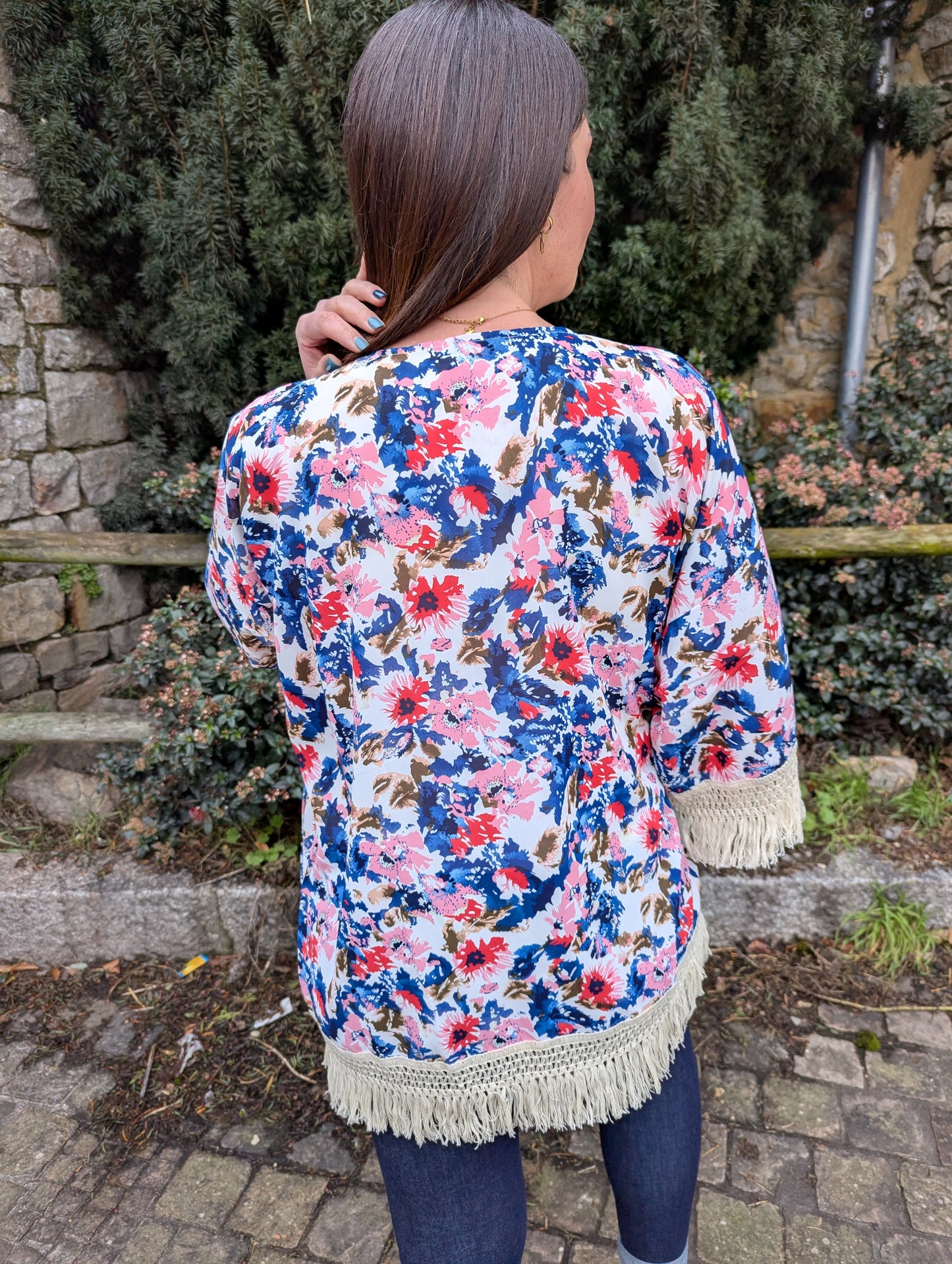 Kimono fleuri blanc rose marine femme avec franges écru