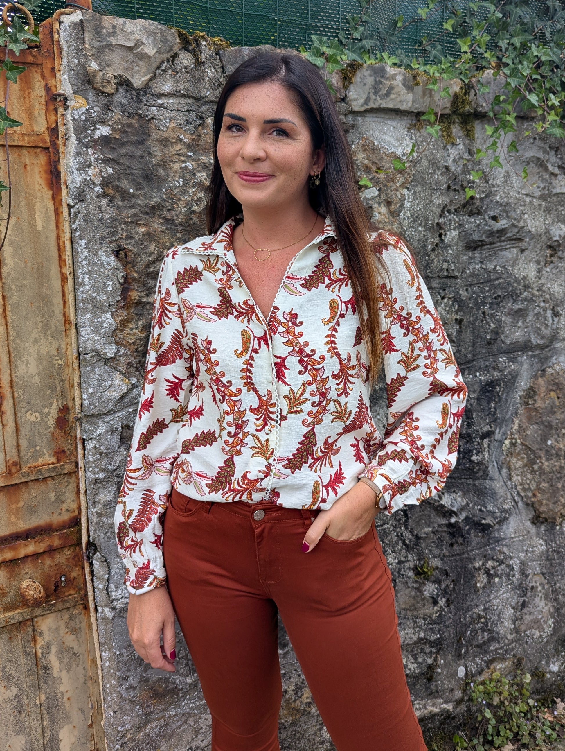Chemise femme motif feuilles automne écru terracotta