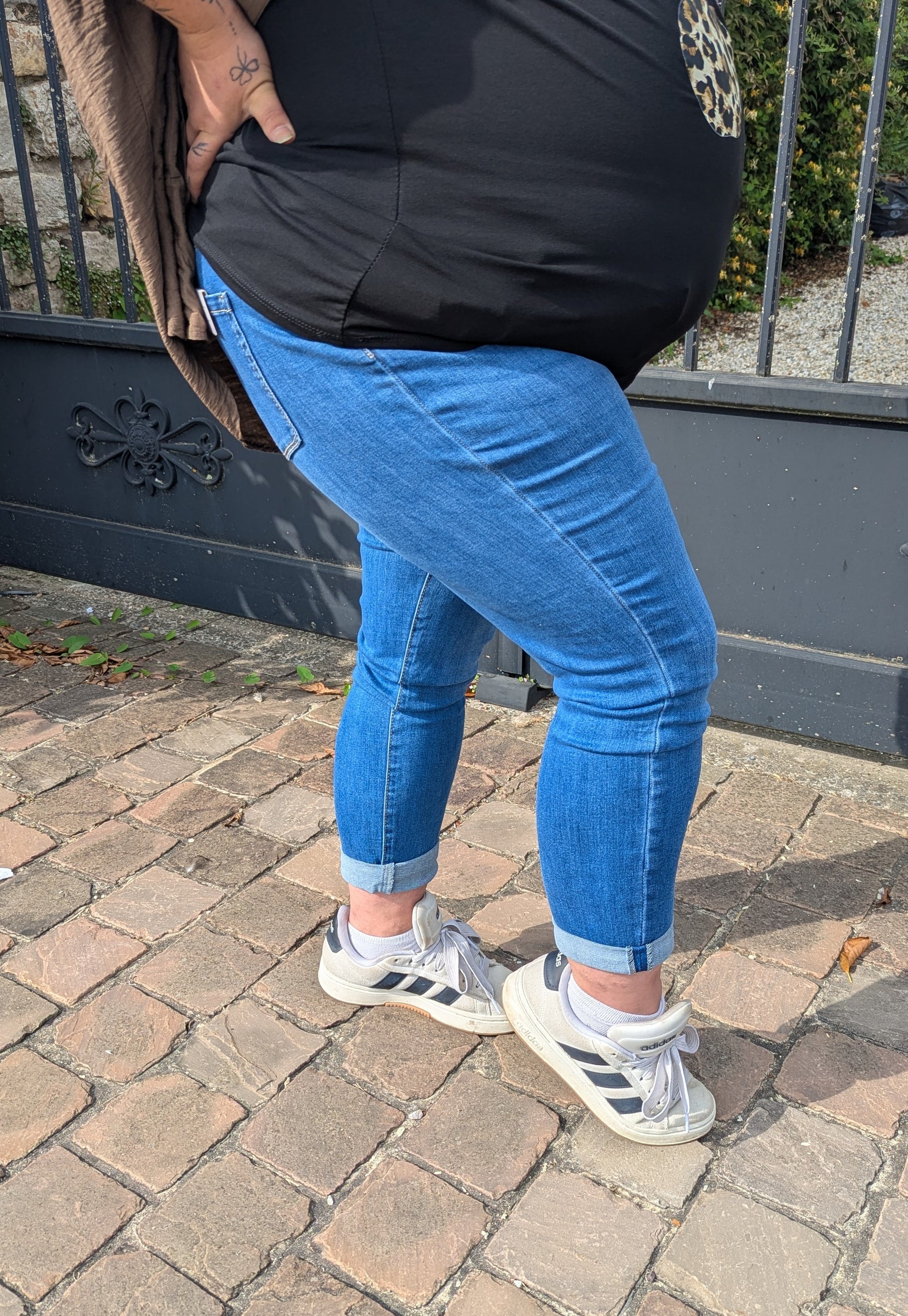 Jean femme coupe slim bleu moyen taille haute stretch
