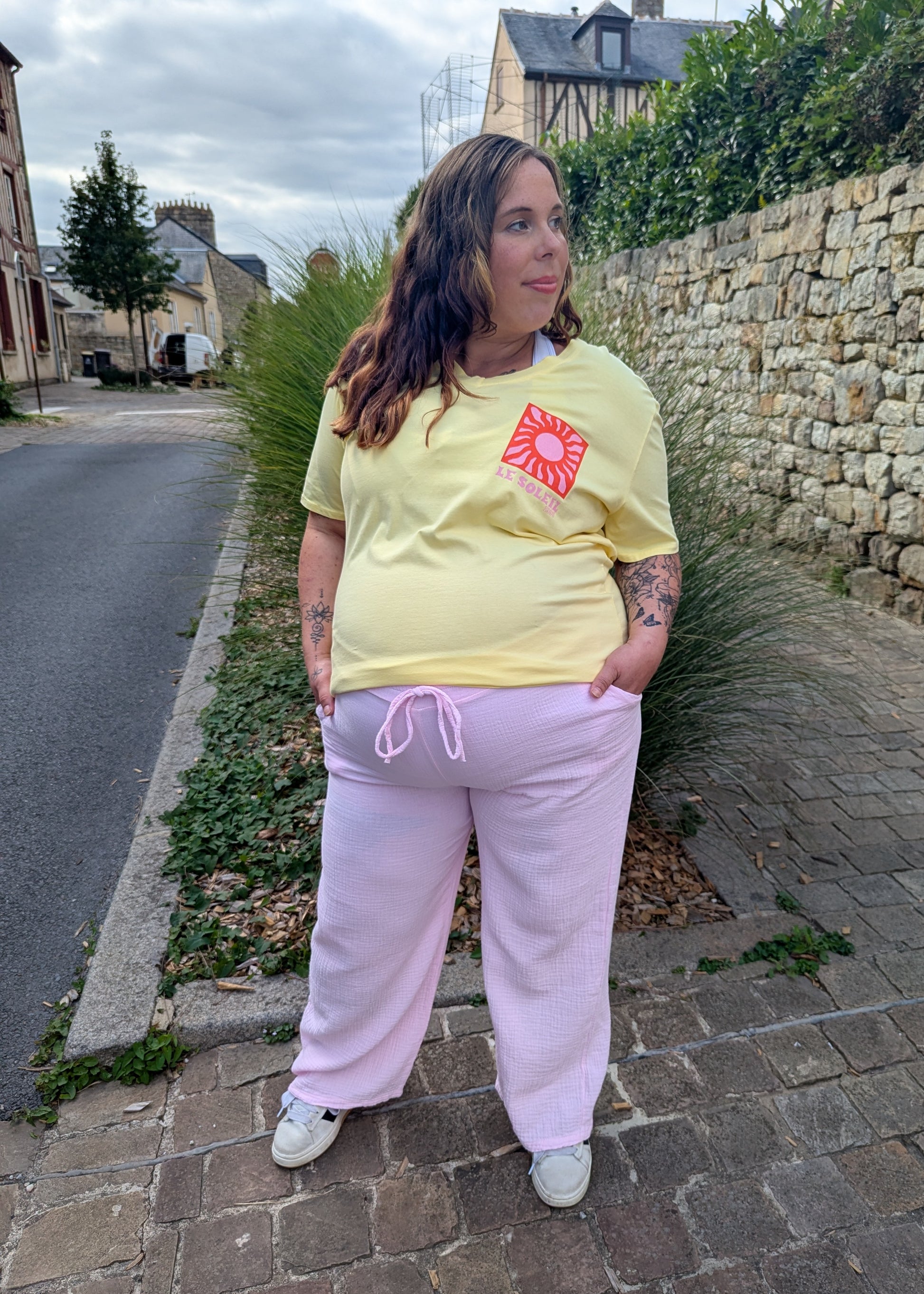 T-shirt Le soleil jaune orange rose femme grande taille