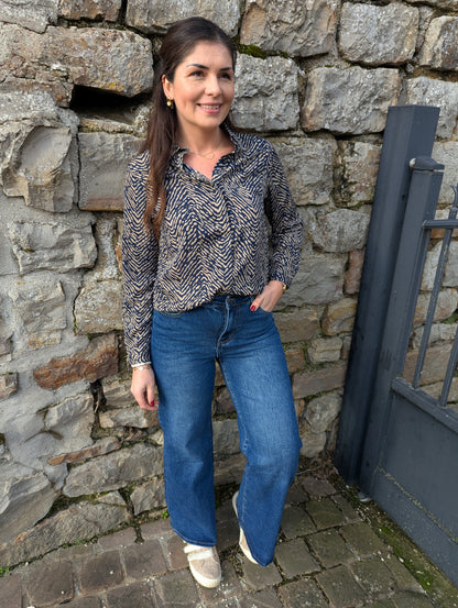 Chemise fluide imprimé motif zèbre marine et beige