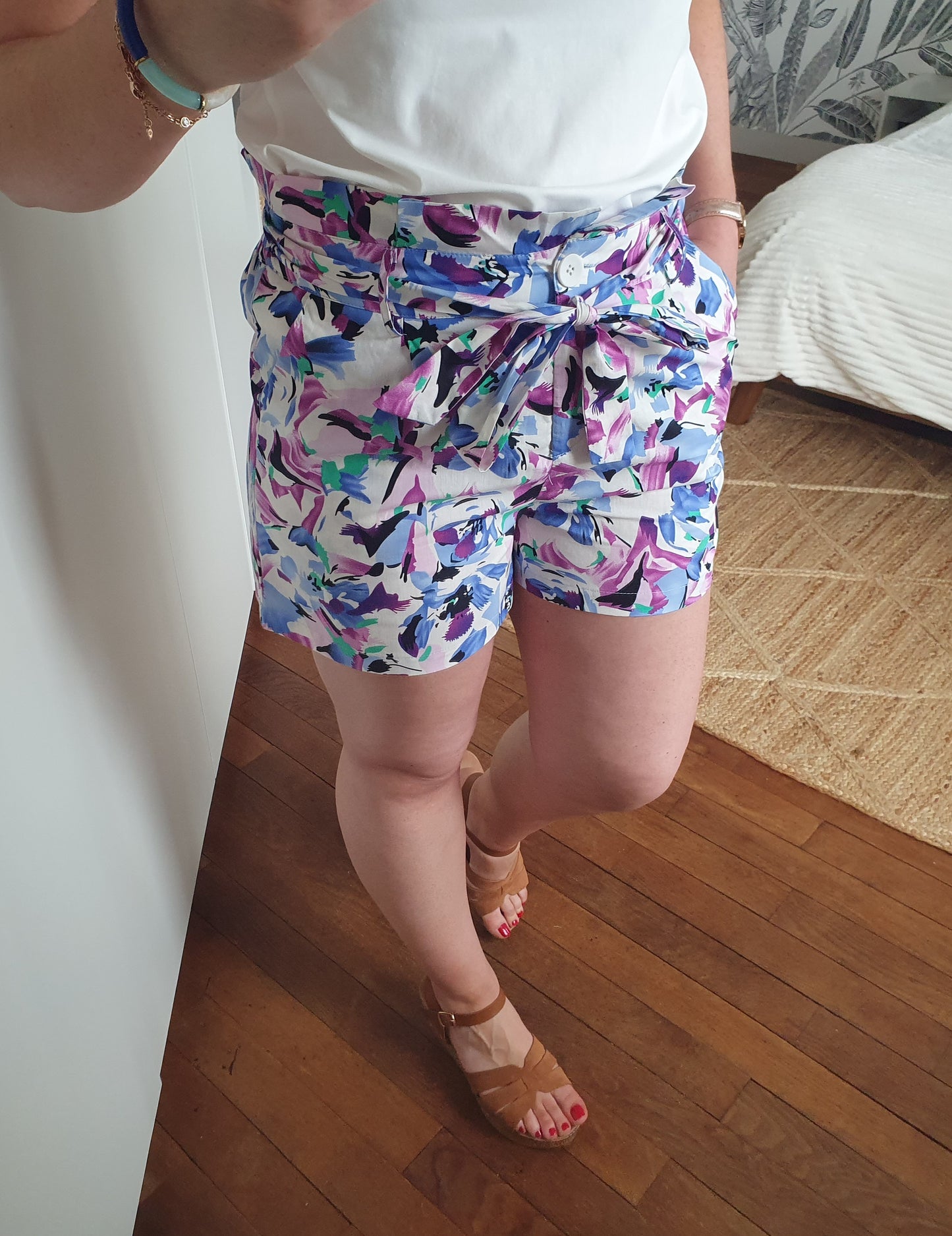 Short fleuri femme très chic avec ceinture taille haute
