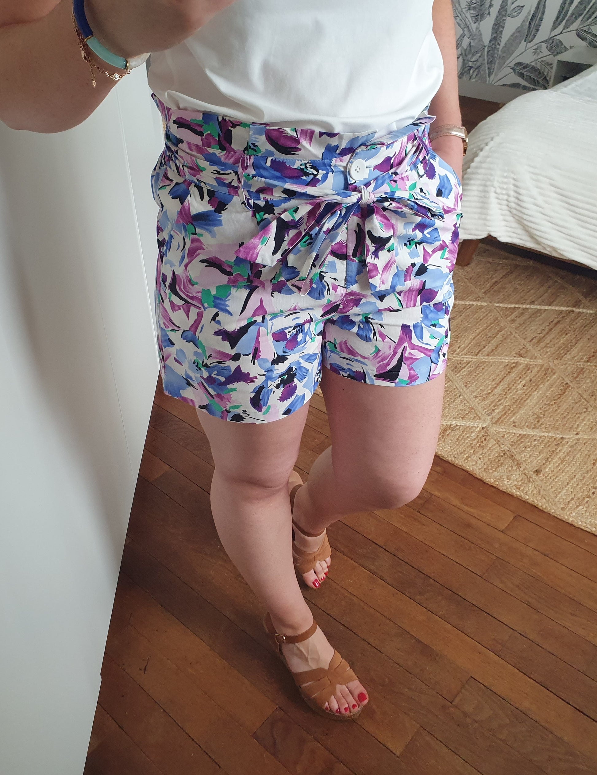 Short fleuri femme très chic avec ceinture taille haute