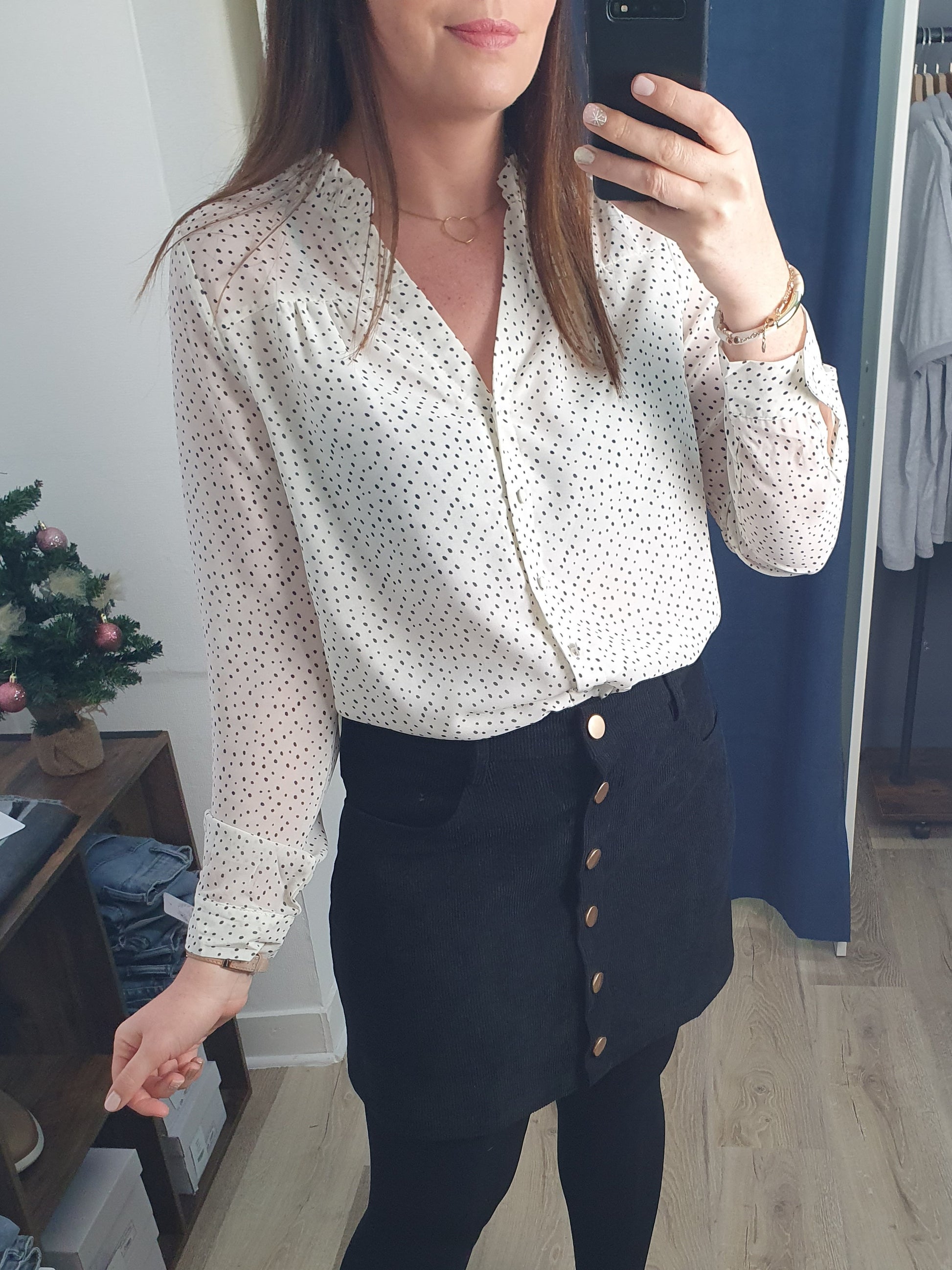 Jupe courte femme noir velours avec boutons dorés devant