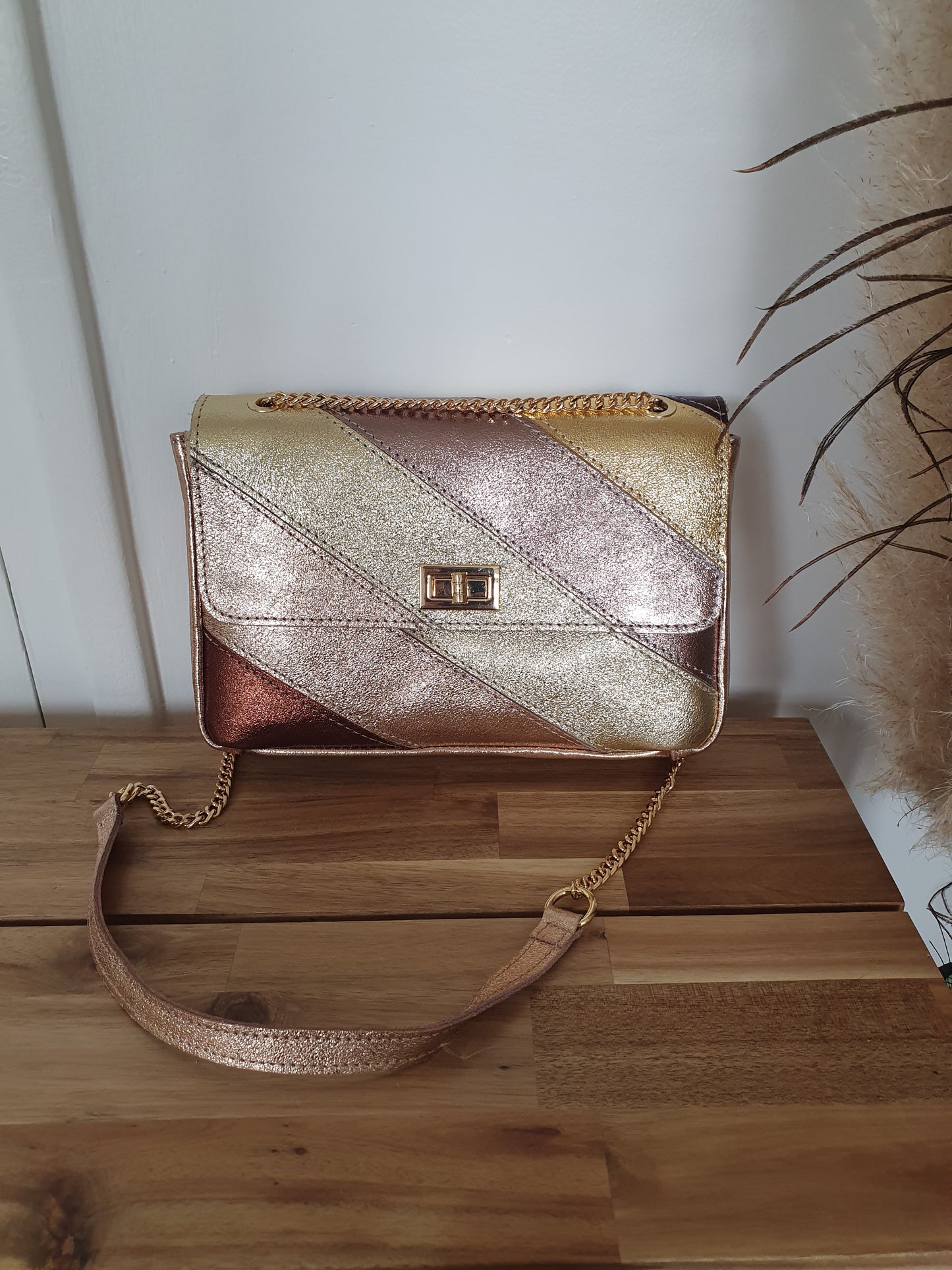 Sac en cuir italien doré cuivré bronze avec bandoulière doré