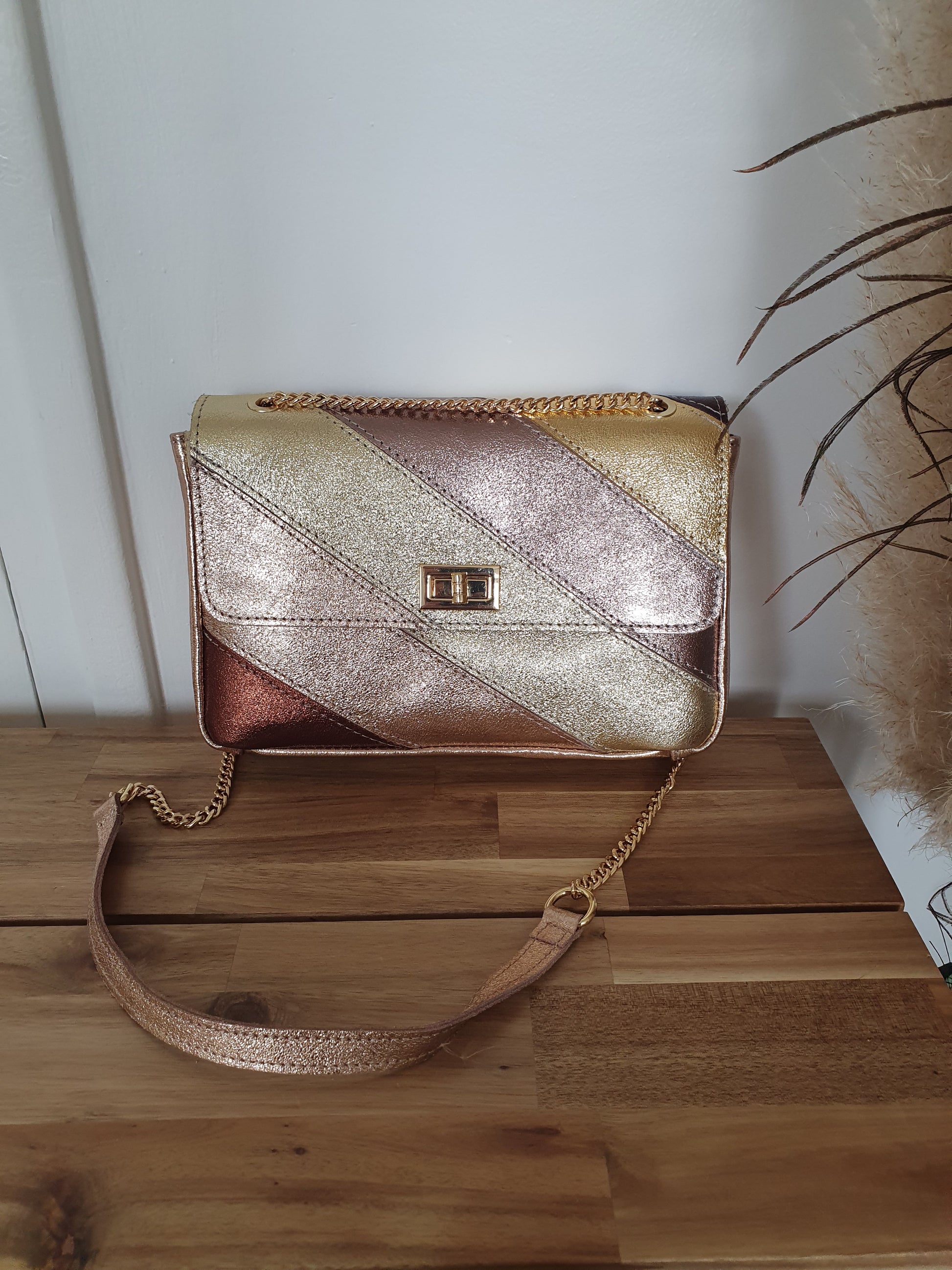 Sac en cuir italien doré cuivré bronze avec bandoulière doré