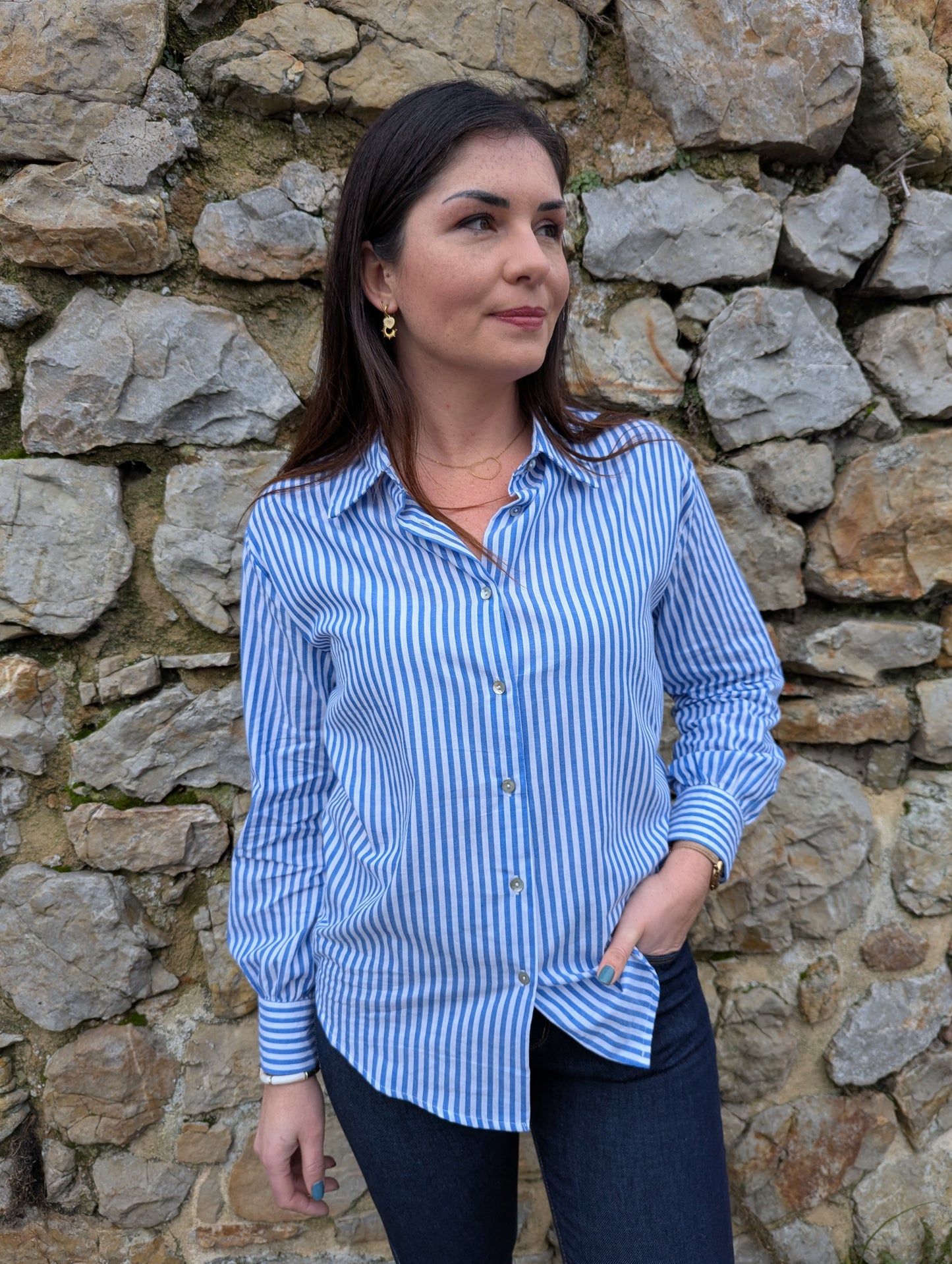Chemise rayée bleu ciel et blanc coupe droite en coton