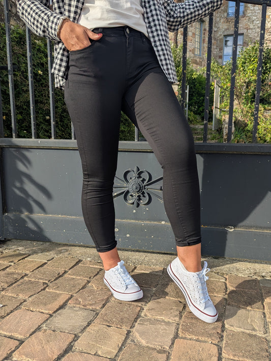 Jean slim stretch noir effet seconde peau femme
