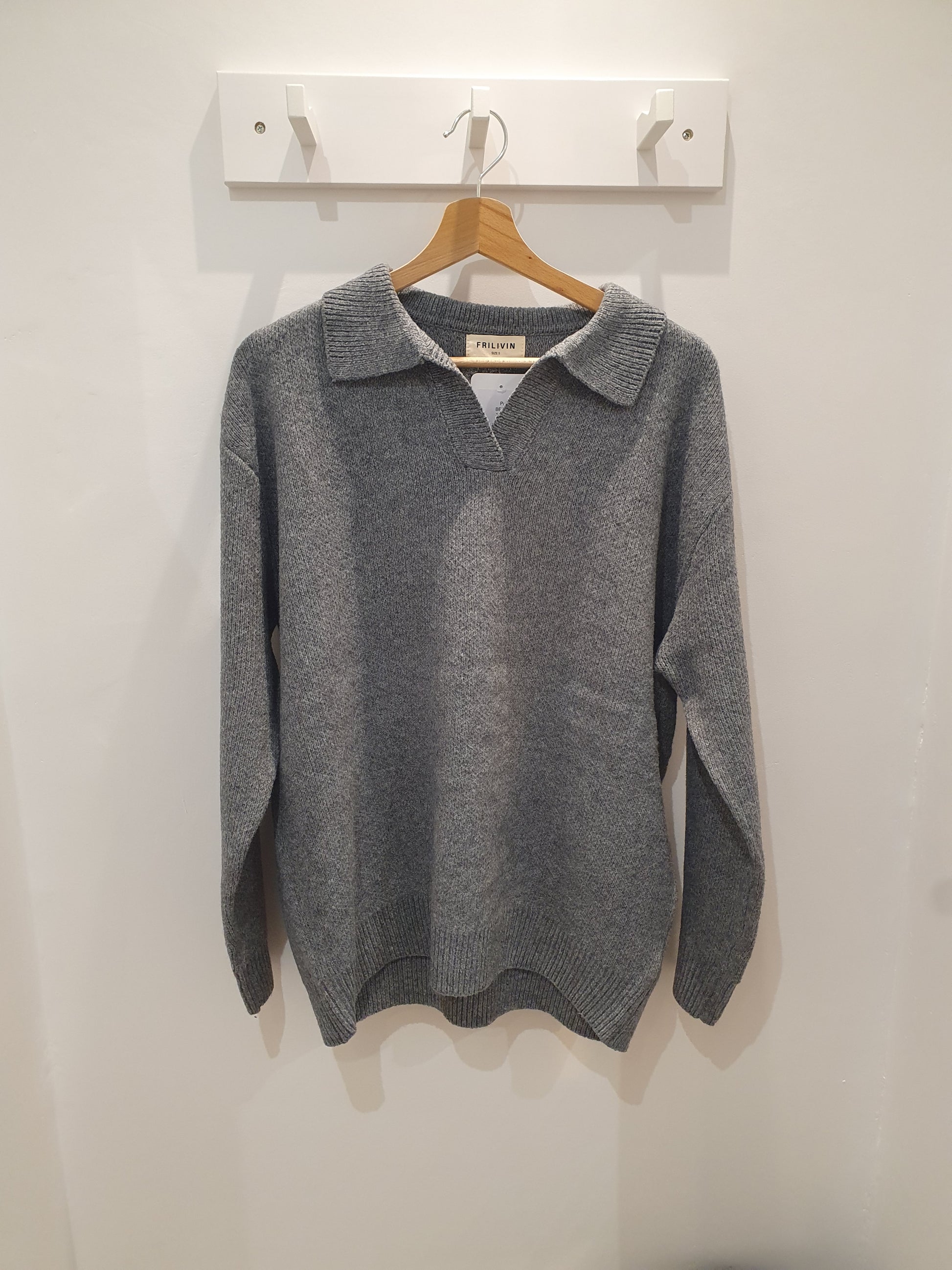 Pull gris hiver homme col polo en V tendance casual chic