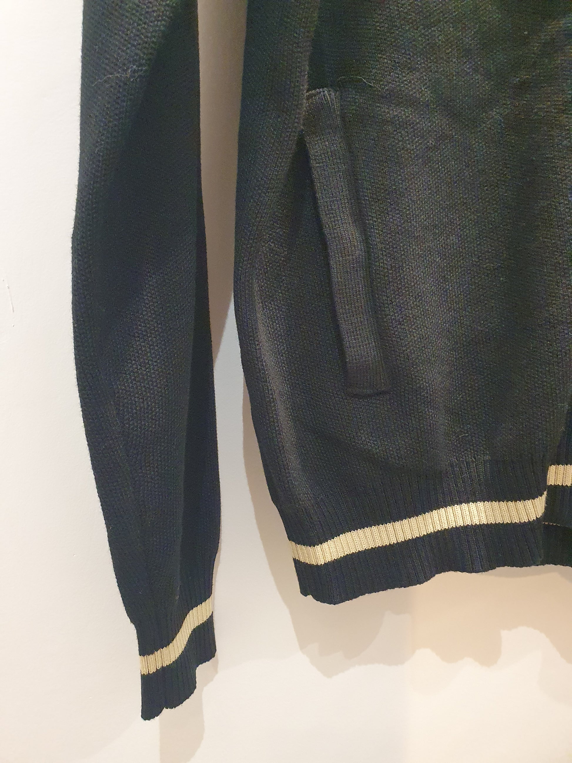Gilet effet bomber noir et beige mode homme tendance sport