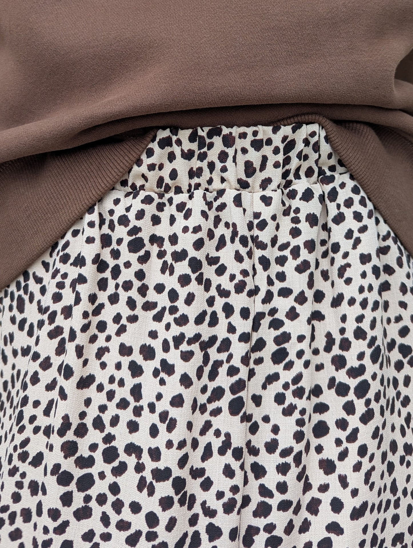 Jupe longue imprimé léopard avec chouchou assorti