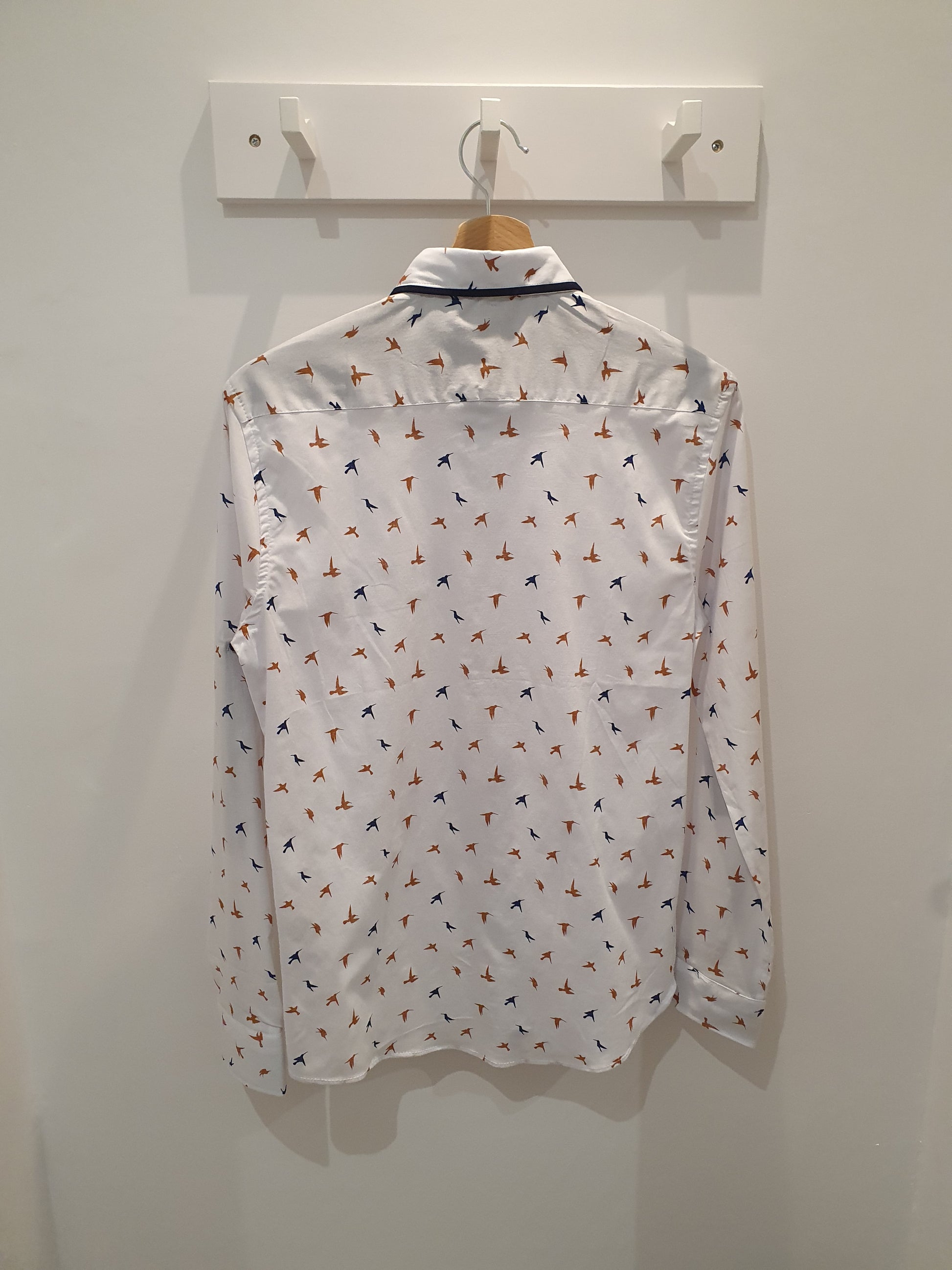 Chemise blanche à motif colibri homme tendance