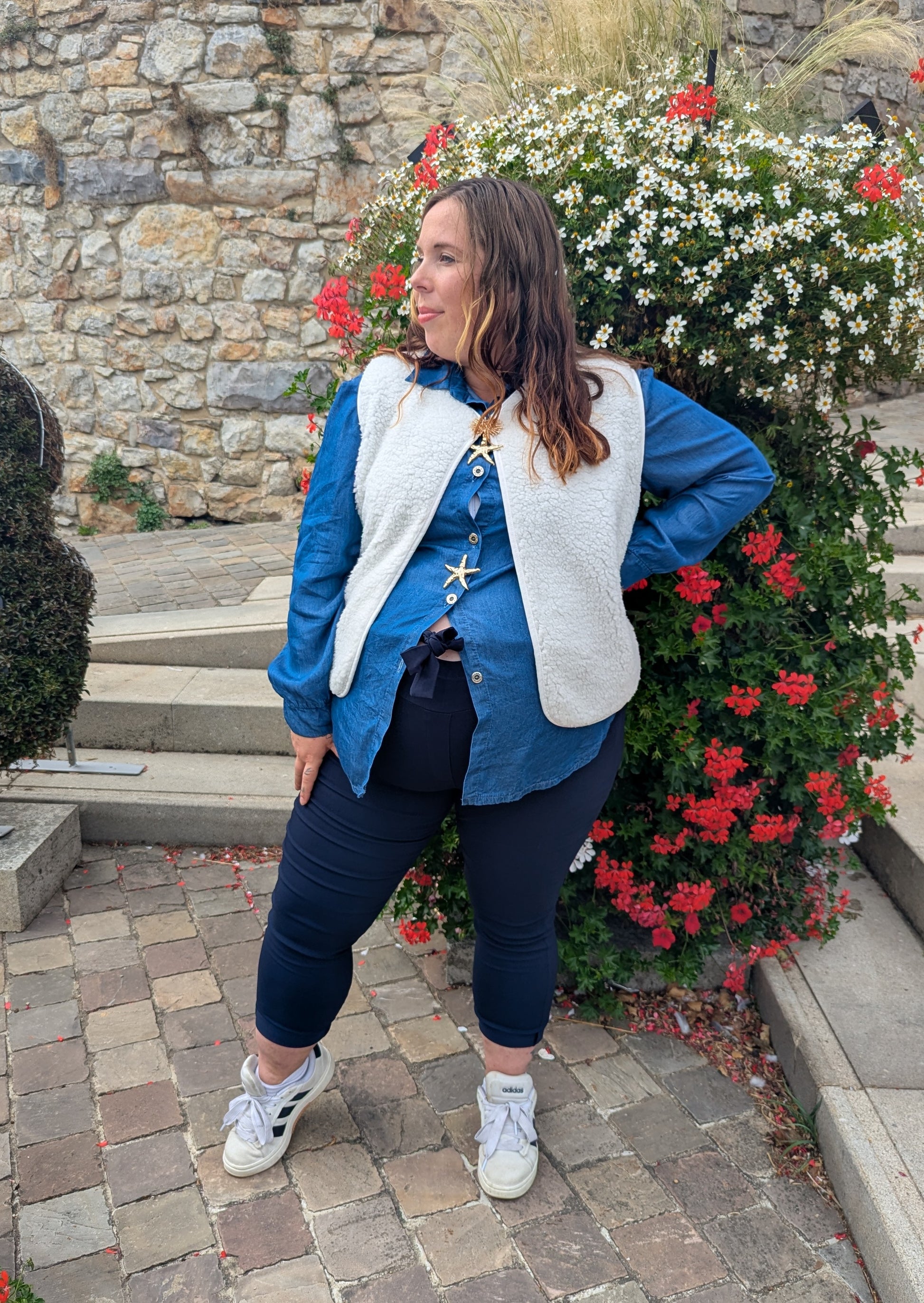 Chemise jean tencel bleu avec broches étoile de mer