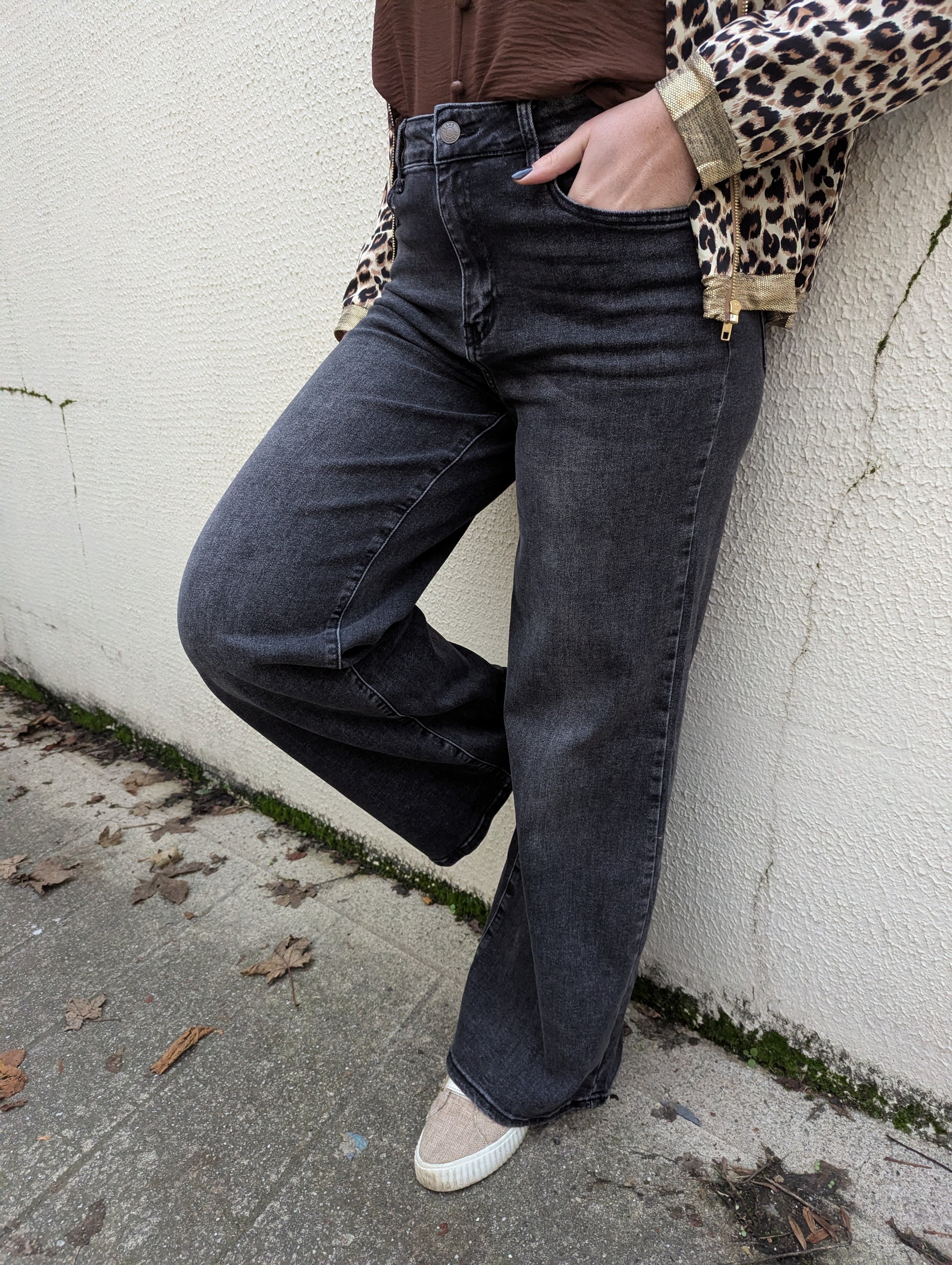 Jean femme coupe wild noir jambes larges taille haute