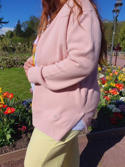 Gilet rose poudré avec boutons devant petit coeur doré