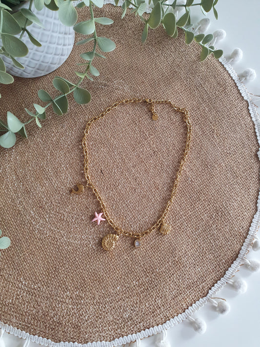 Collier doré avec breloques charms coquillage étoile de mer