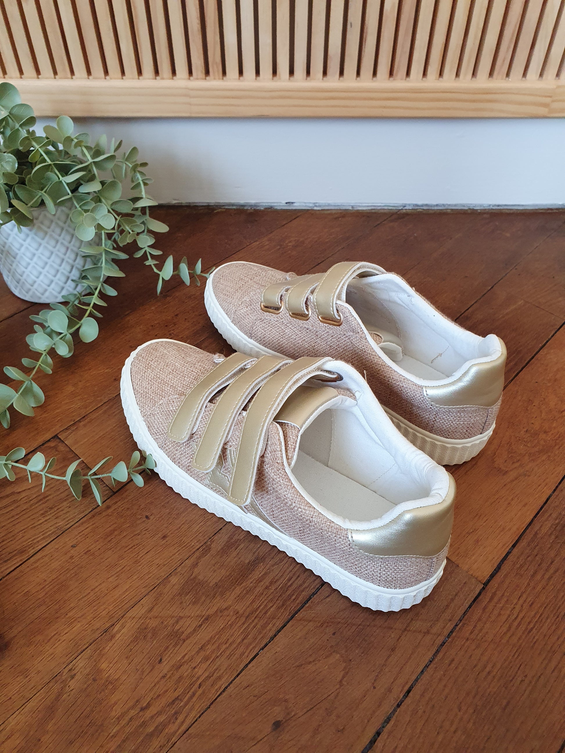 Baskets beige lin et doré scratch style vanessa wu pas cher
