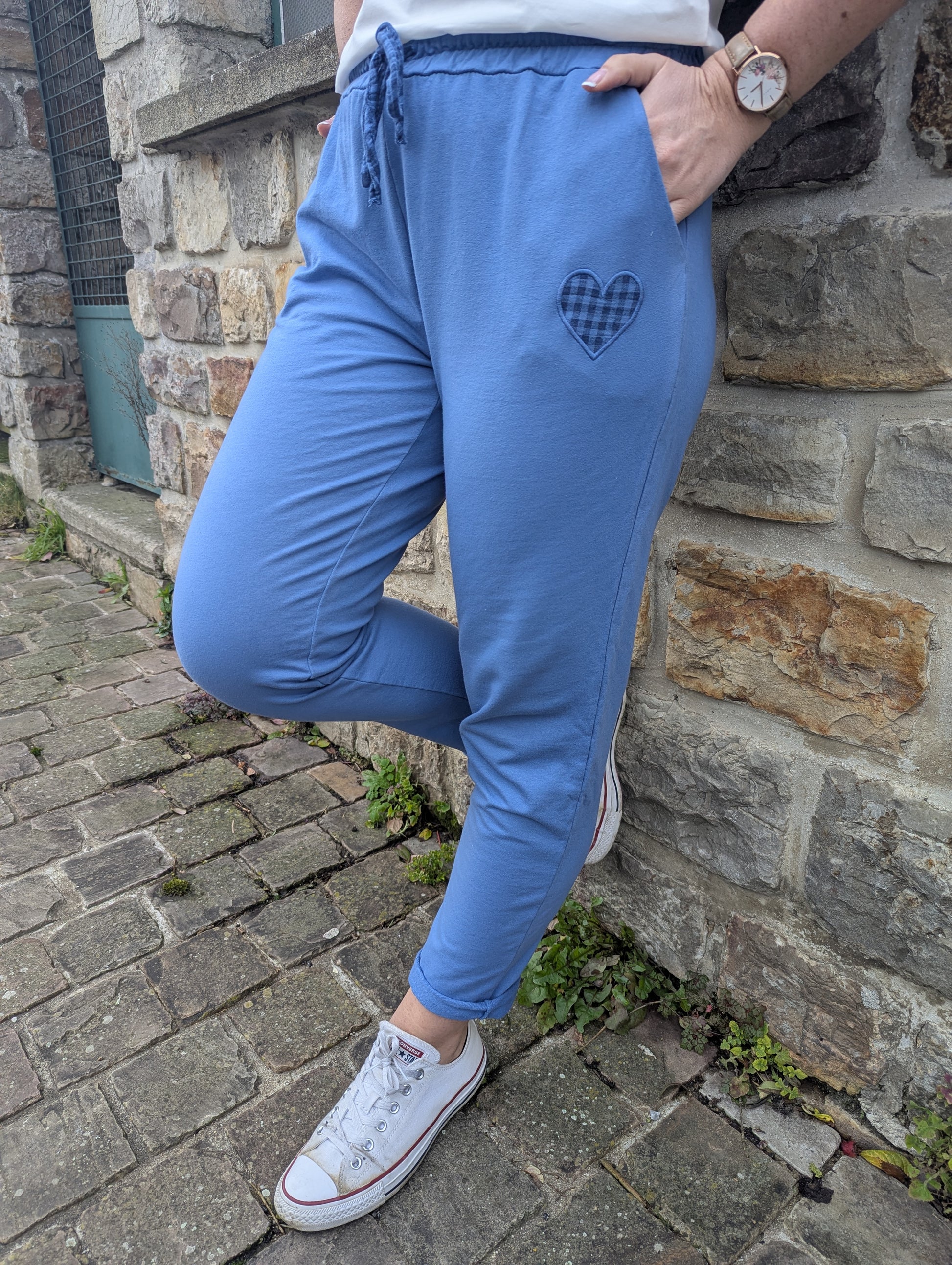 Pantalon jogging femme bleu jean avec coeur vichy