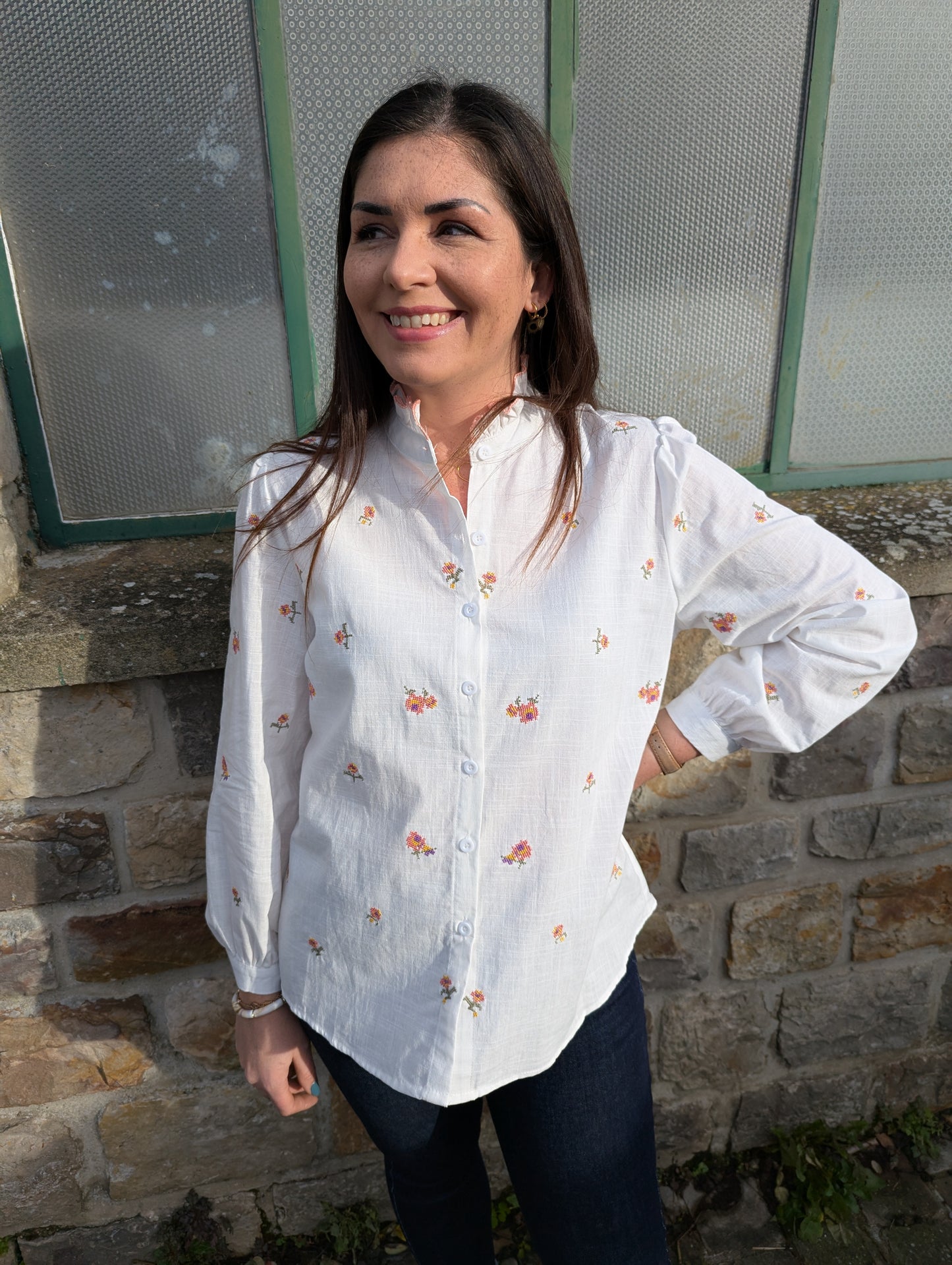 Blouse bohème blanc avec fleurs en point de croix
