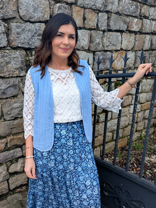 Gilet sans manche bleu clair en gaze de coton matelassé