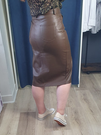 Jupe simili cuir marron chocolat avec fente sur le devant