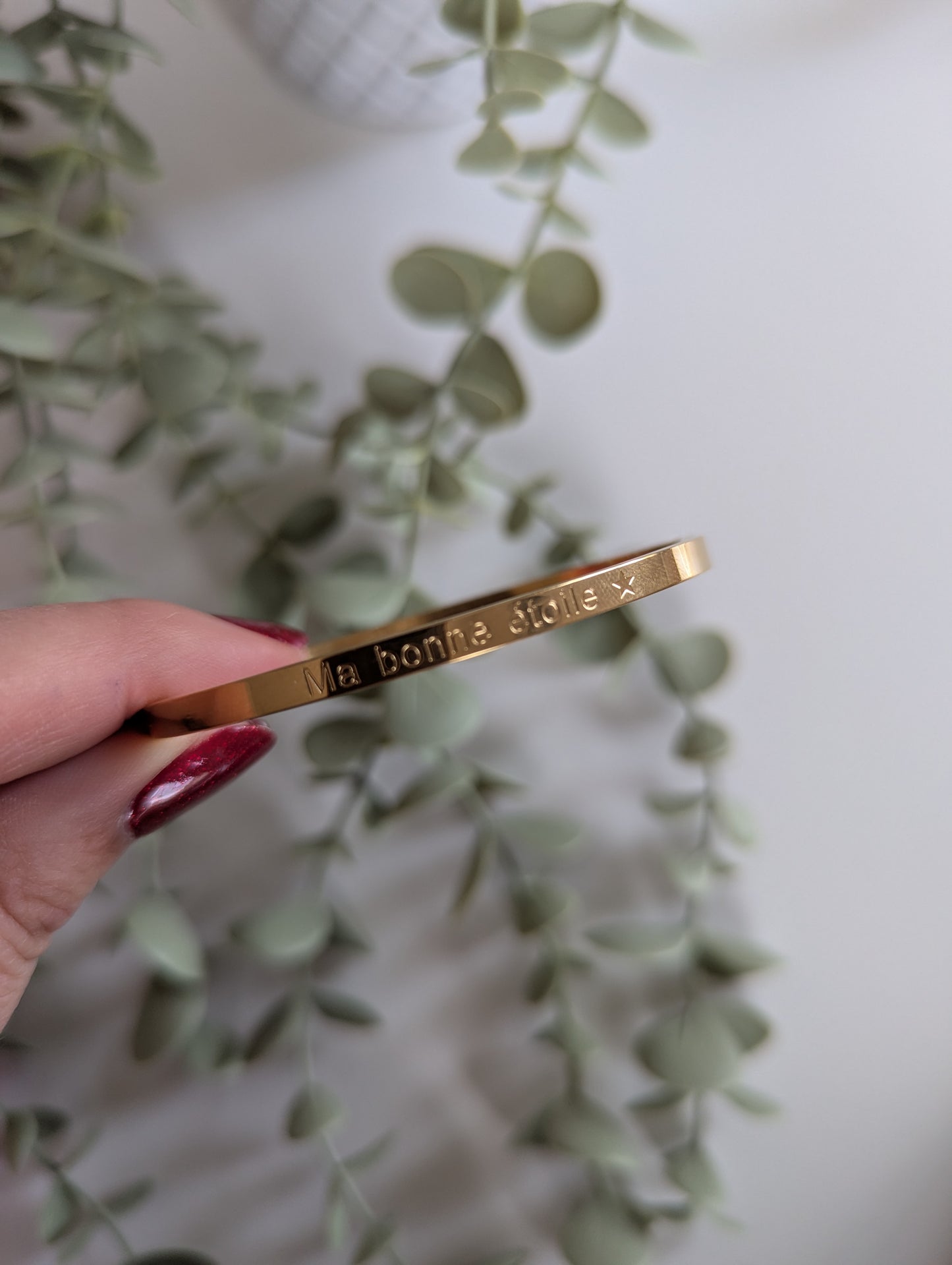 Bracelet jonc fin doré avec message idée cadeau femme