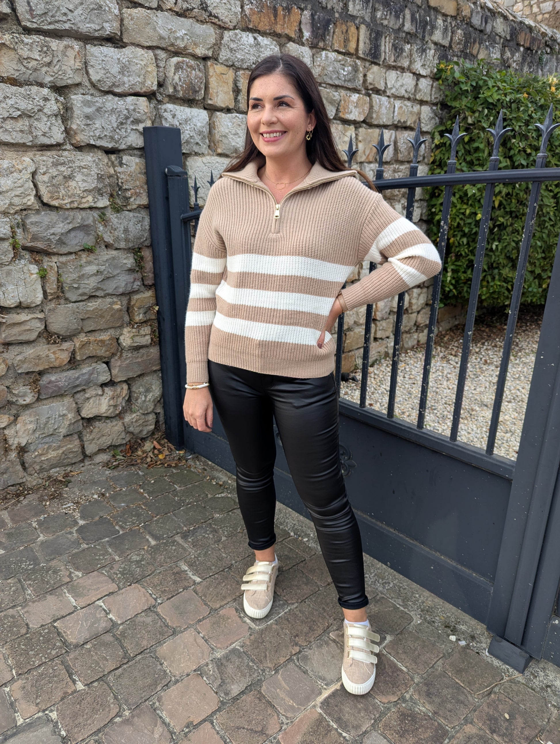 Pull rayé col camionneur beige et blanc femme