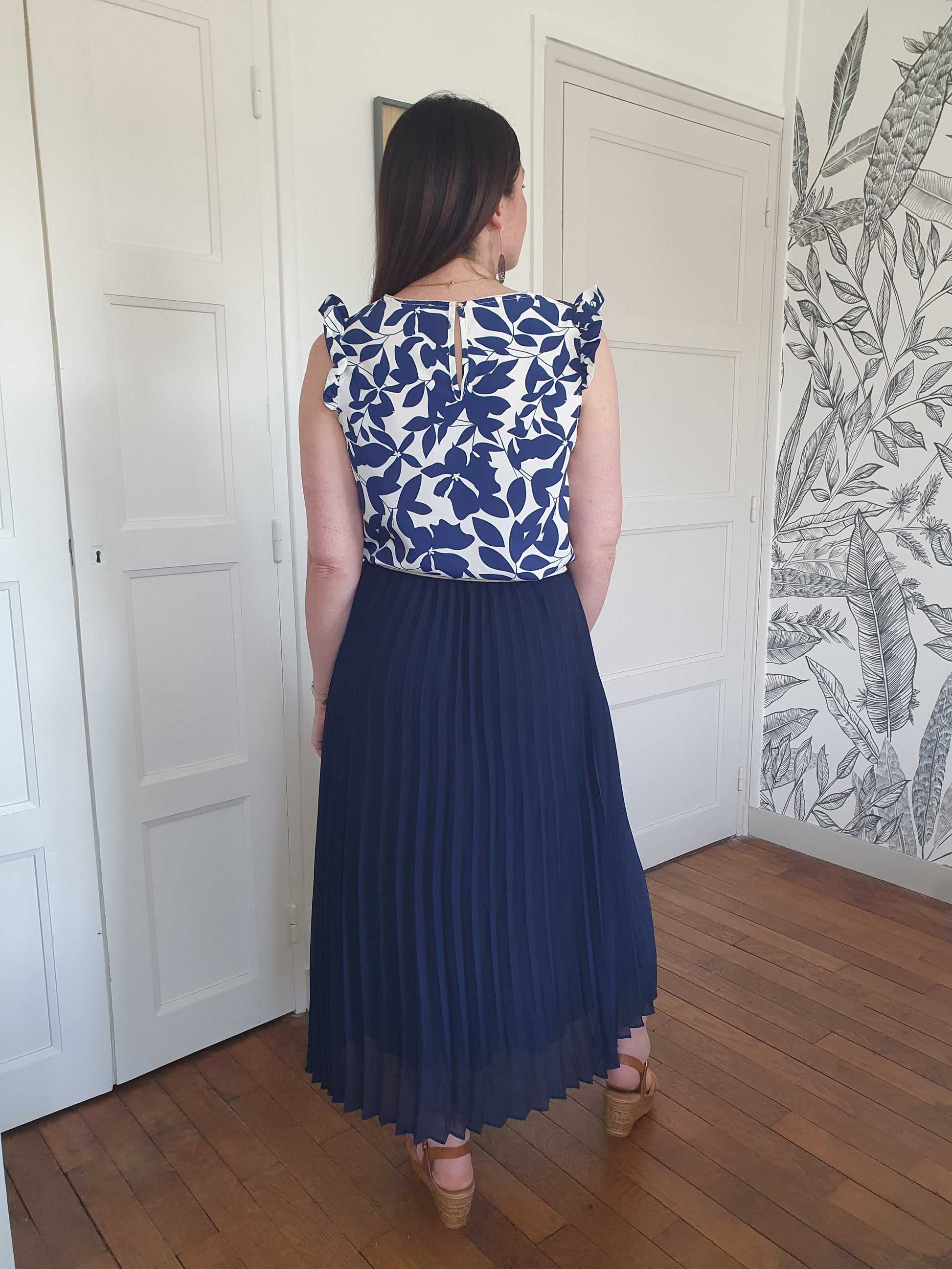 Jupe longue plissée bleu marine taille élastique écru femme
