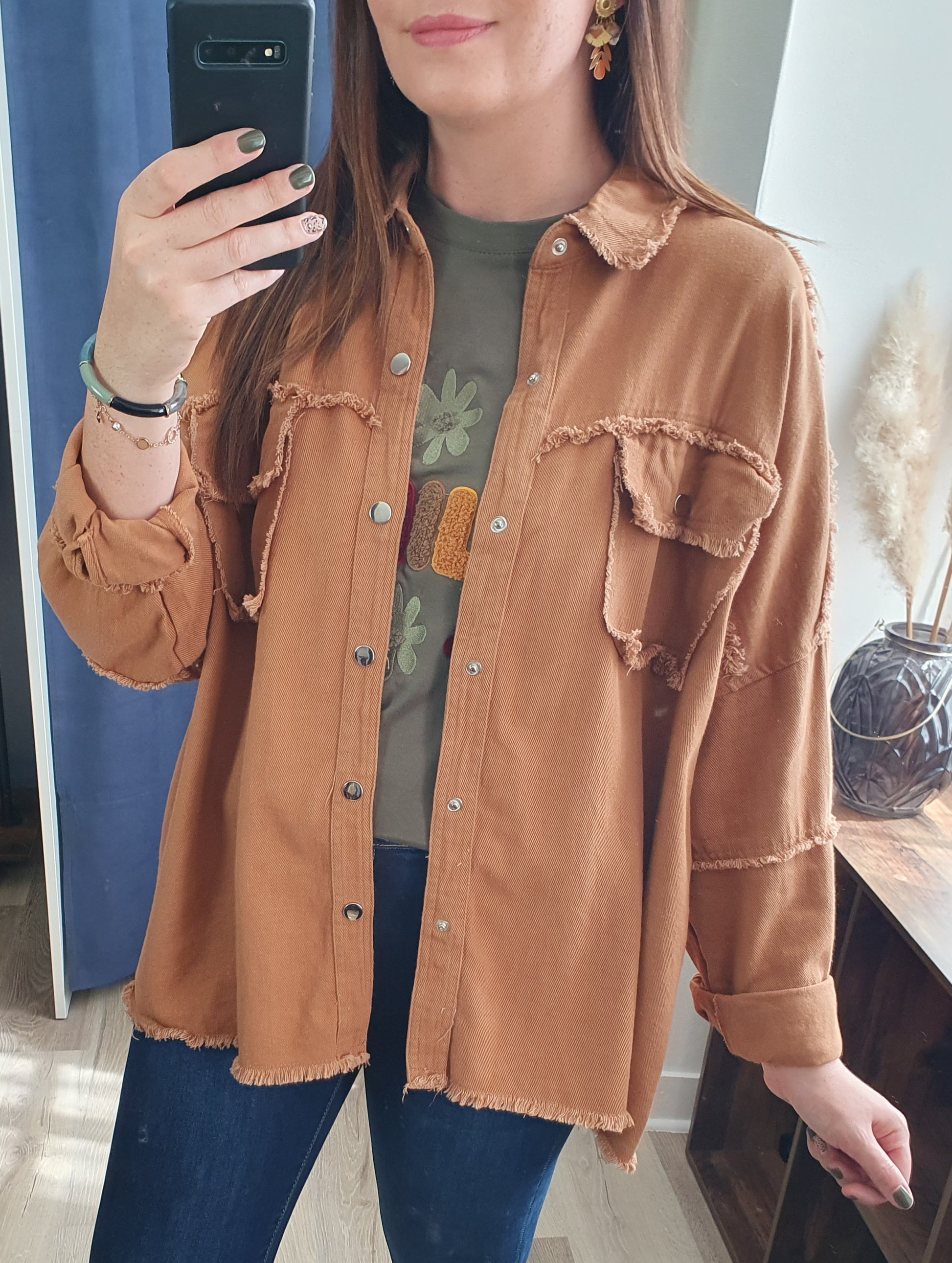 Veste camel avec pompons au dos et broderie taille oversize