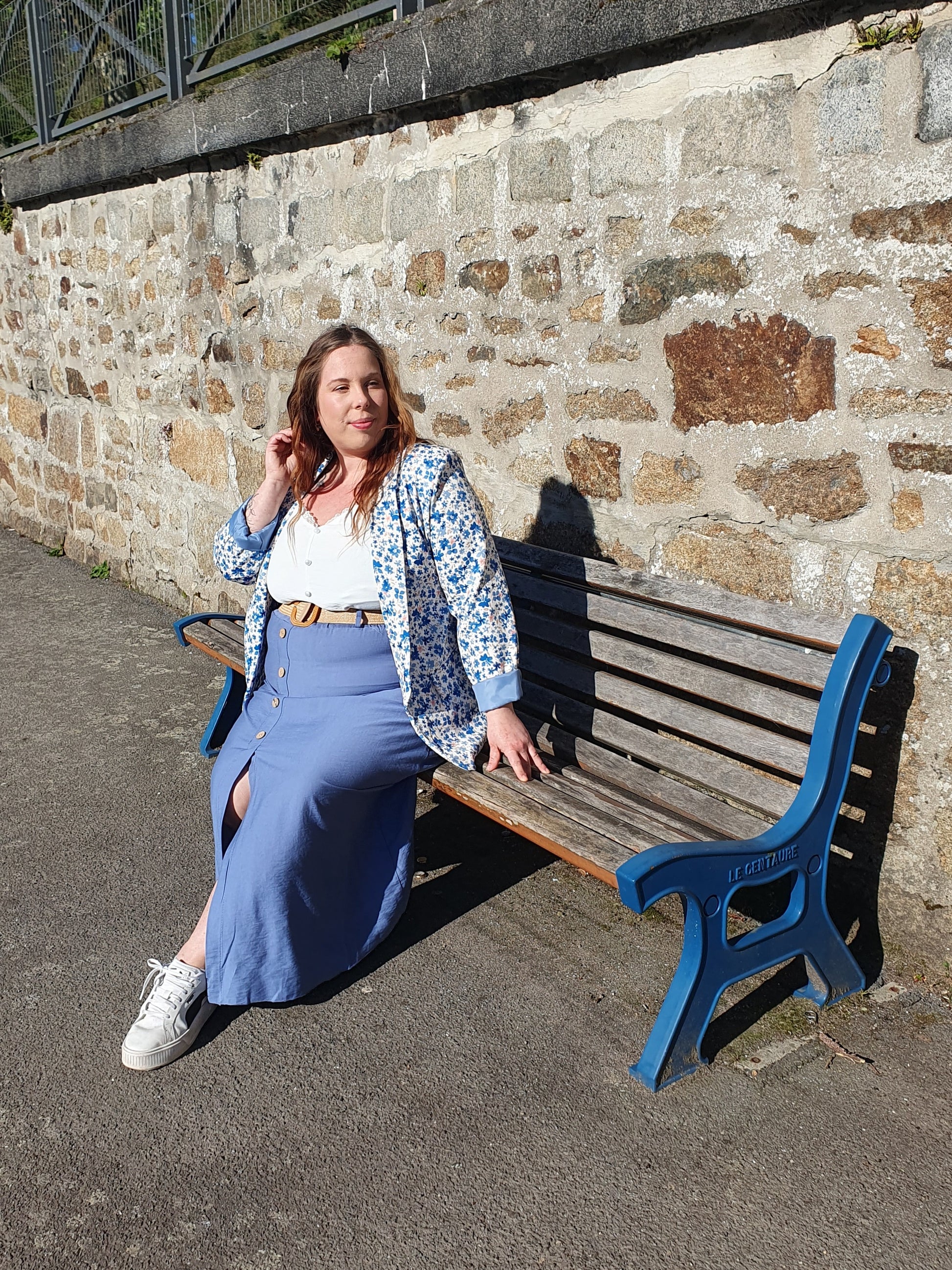 Jupe longue bleu jean avec ceinture paille élastique