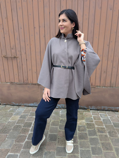 Cape poncho taupe avec ceinture fine mode femme